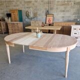 Round table solid cherry with extensions