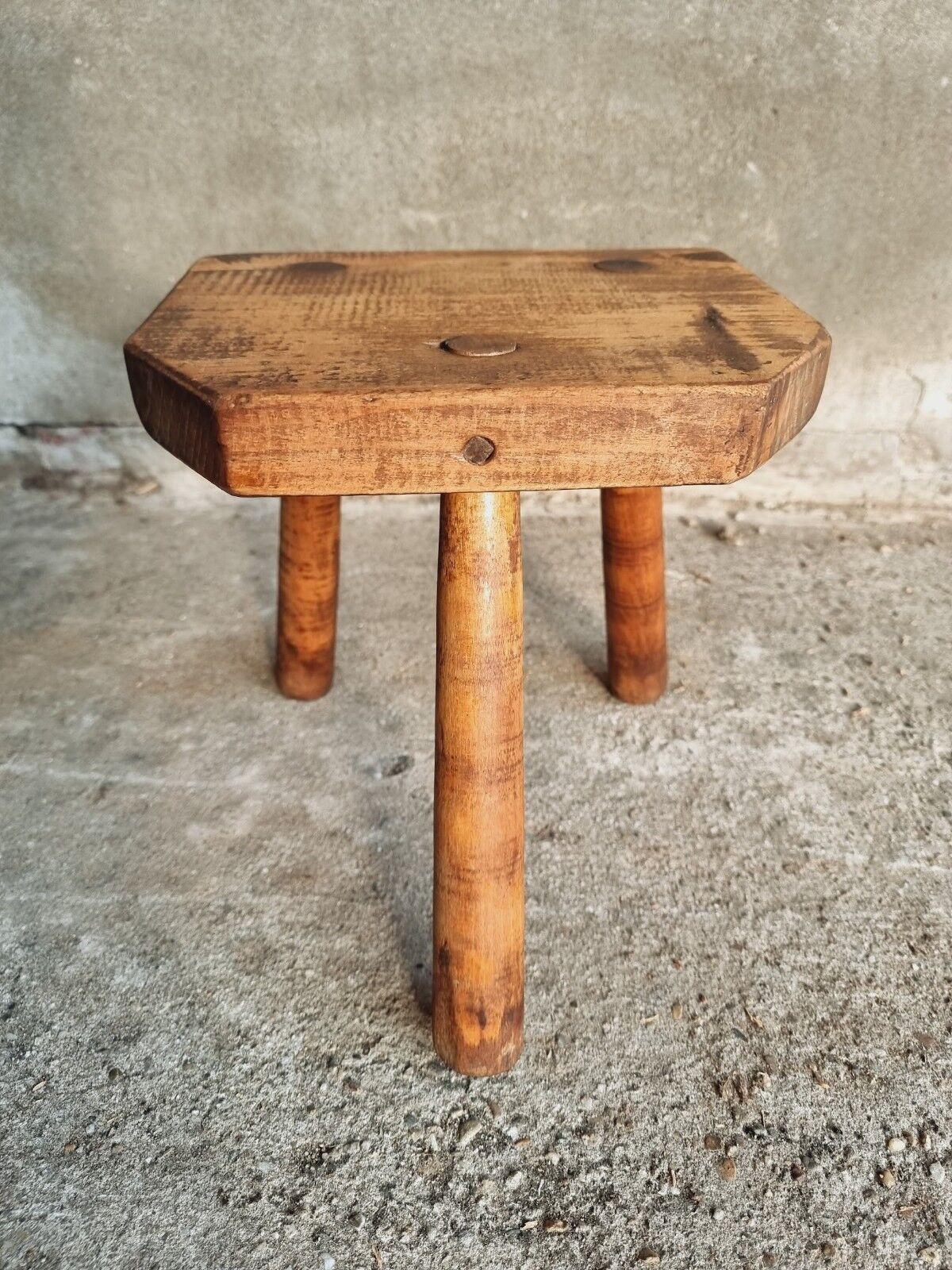 Brocante stool 3-legged plant table