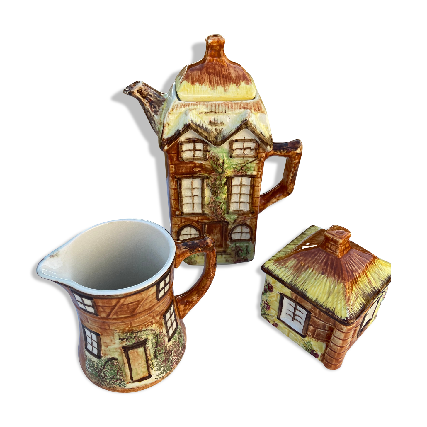 English tea service 3 rooms teapot sugar bowl milk pot