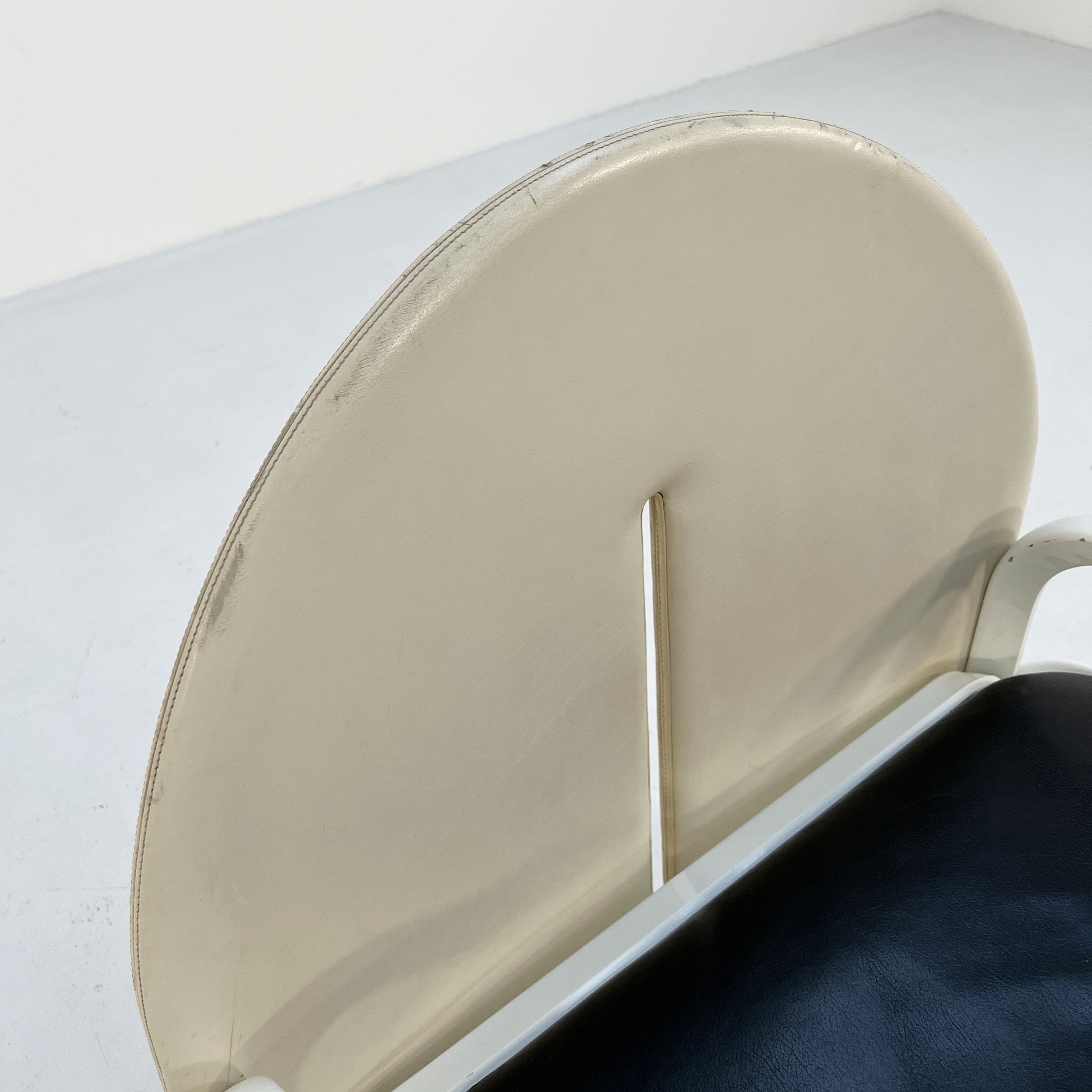 Black and beige armchair "54 L" by Gae Aulenti for Knoll 1970