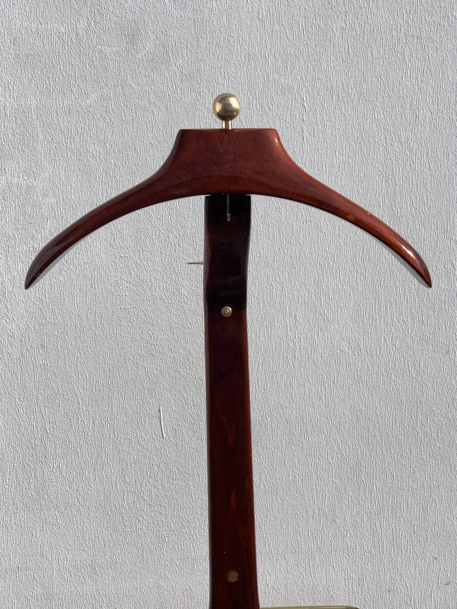 Night jack, anthropomorphic, brass mahogany, Ico Parisi, Fratelli Reguitti, 1950