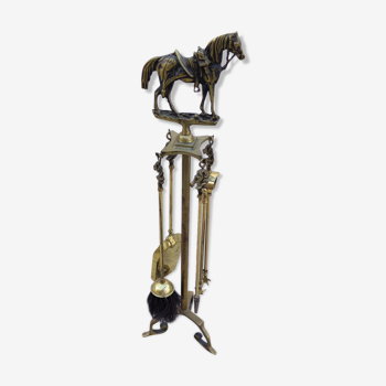 Serviteur de cheminé en bronze doré décor équestre, cheval