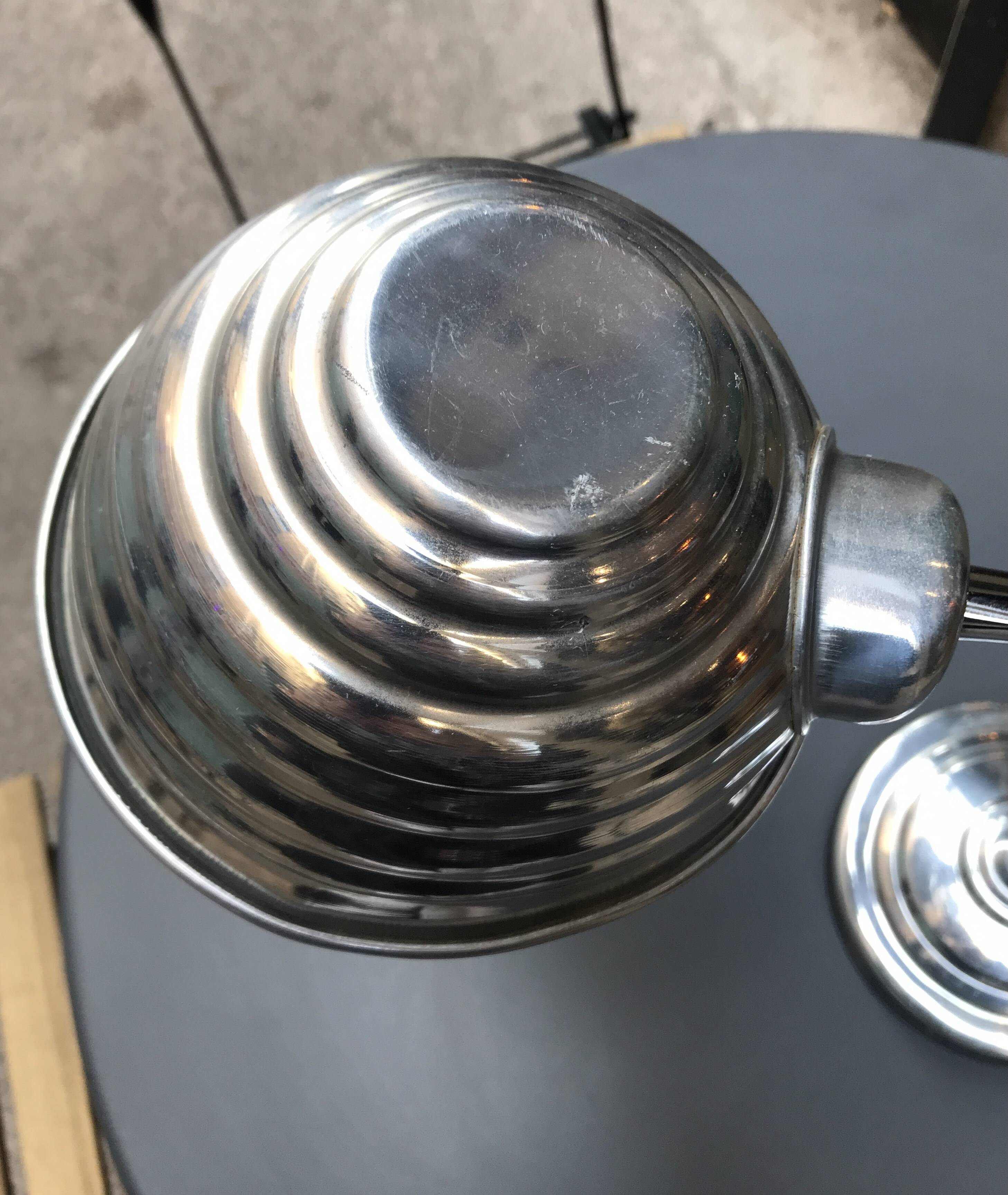 White iron table lamp