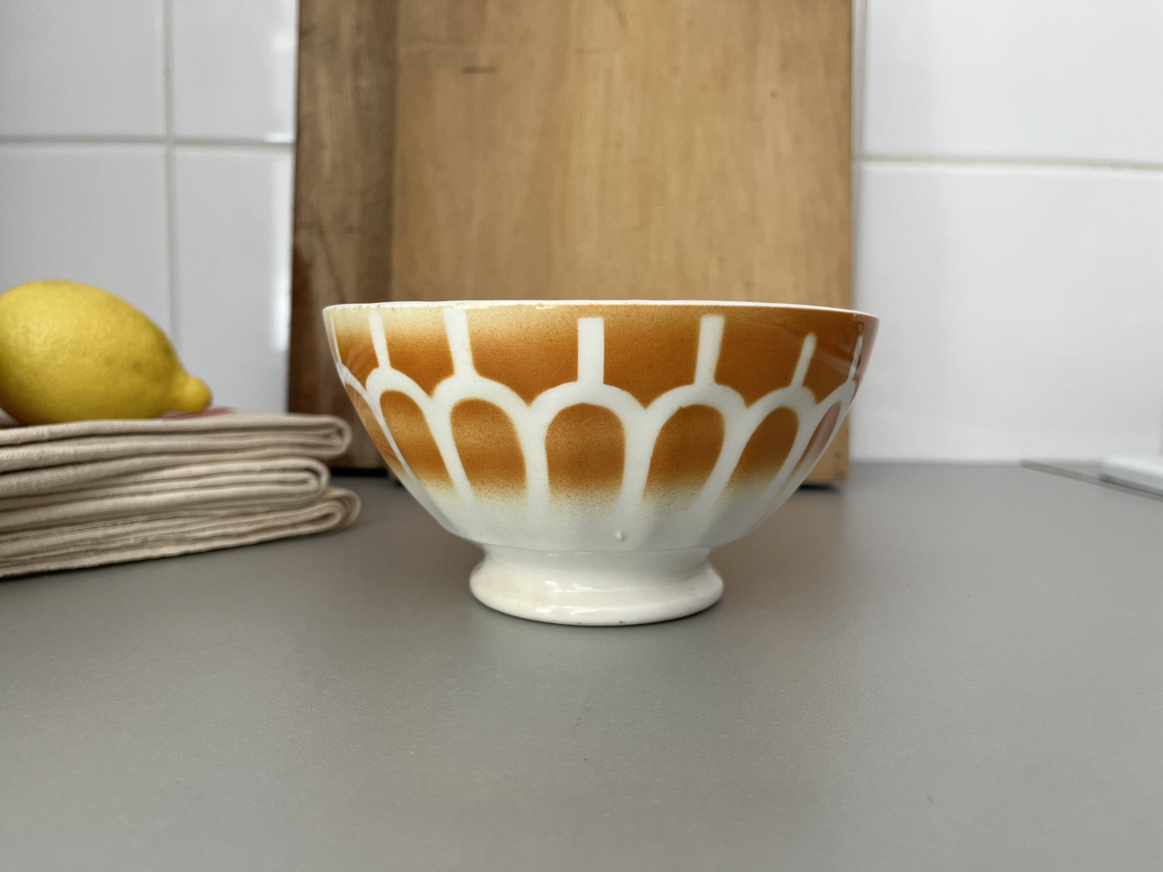 Faience faceted bowl