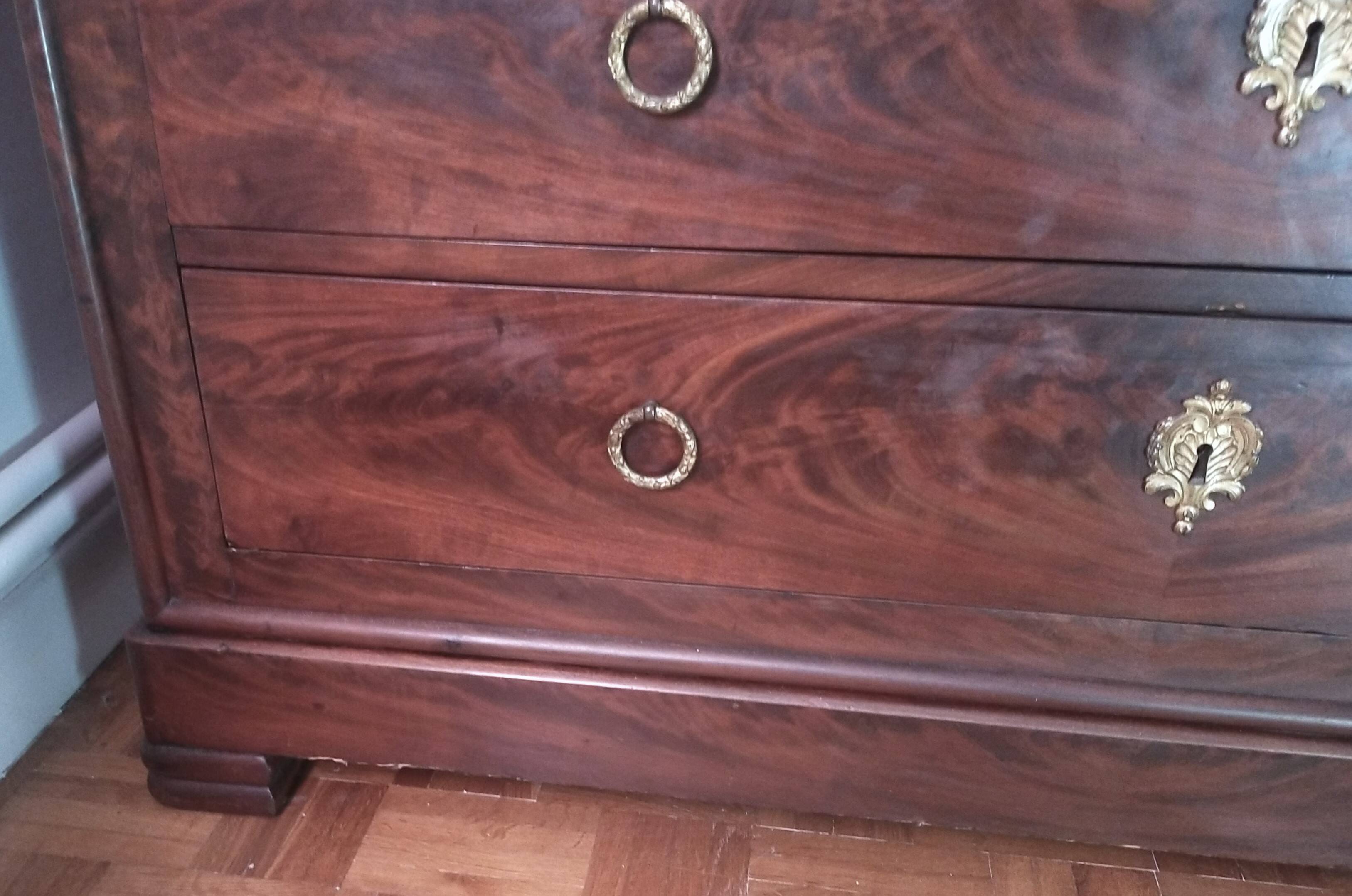 Commode Louis Philippe en acajou et plateau marbre