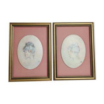 2 portraits painting woman on porcelain