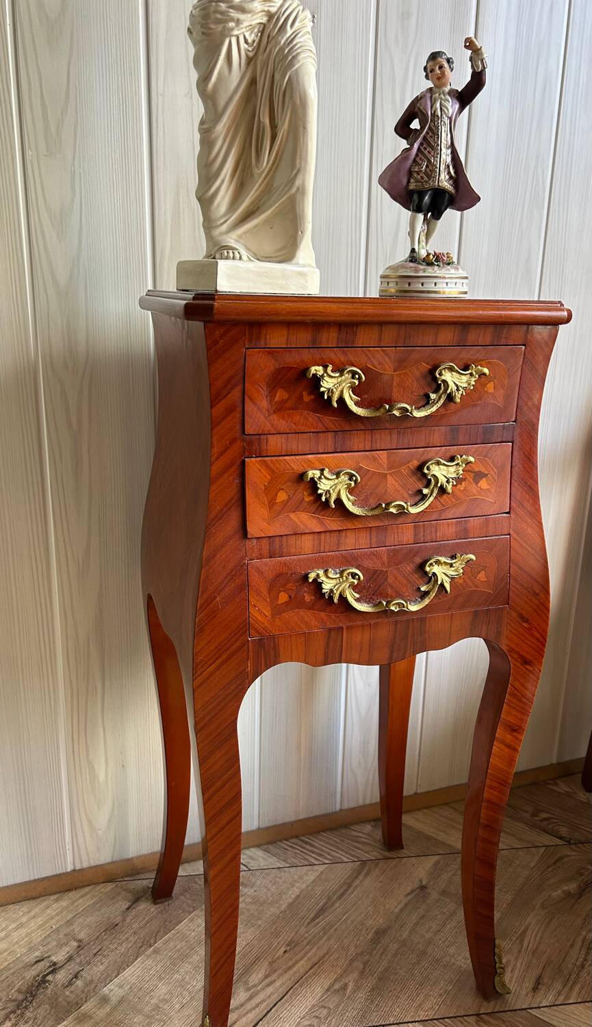 Small 19th-century chest of drawers