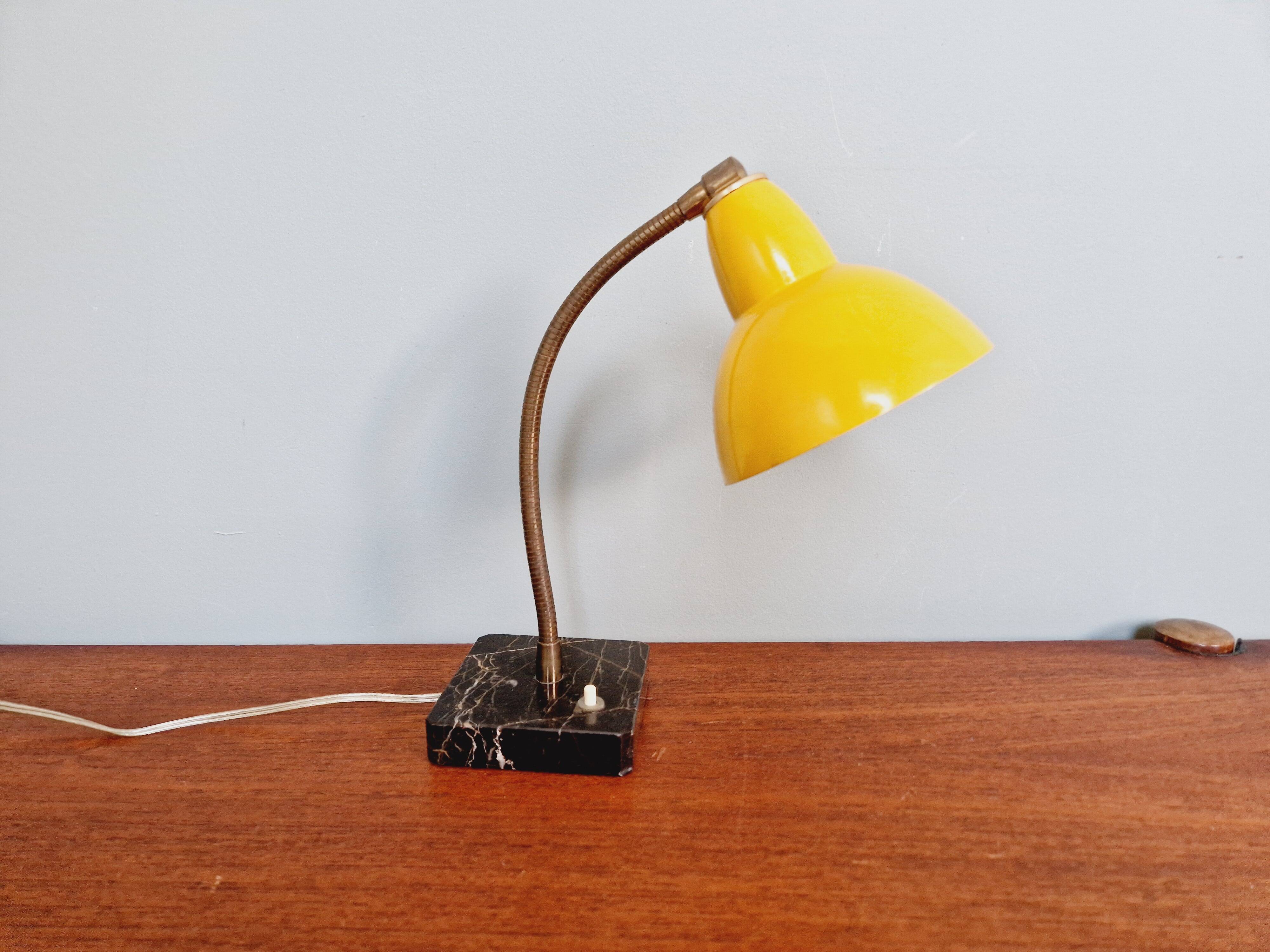 Casserole lamp in yellow lacquered metal and black marble, 1950s