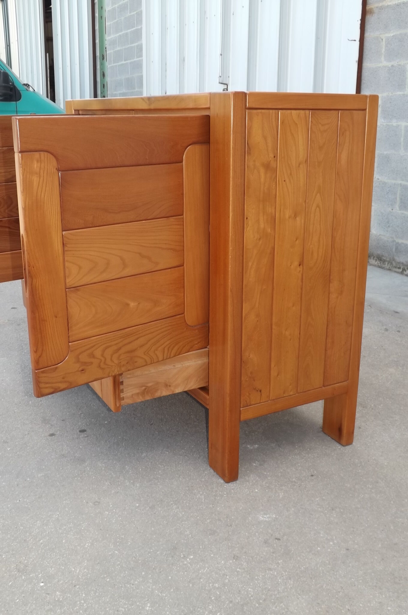 Bahut buffet dressoir Regain orme 1970 vintage