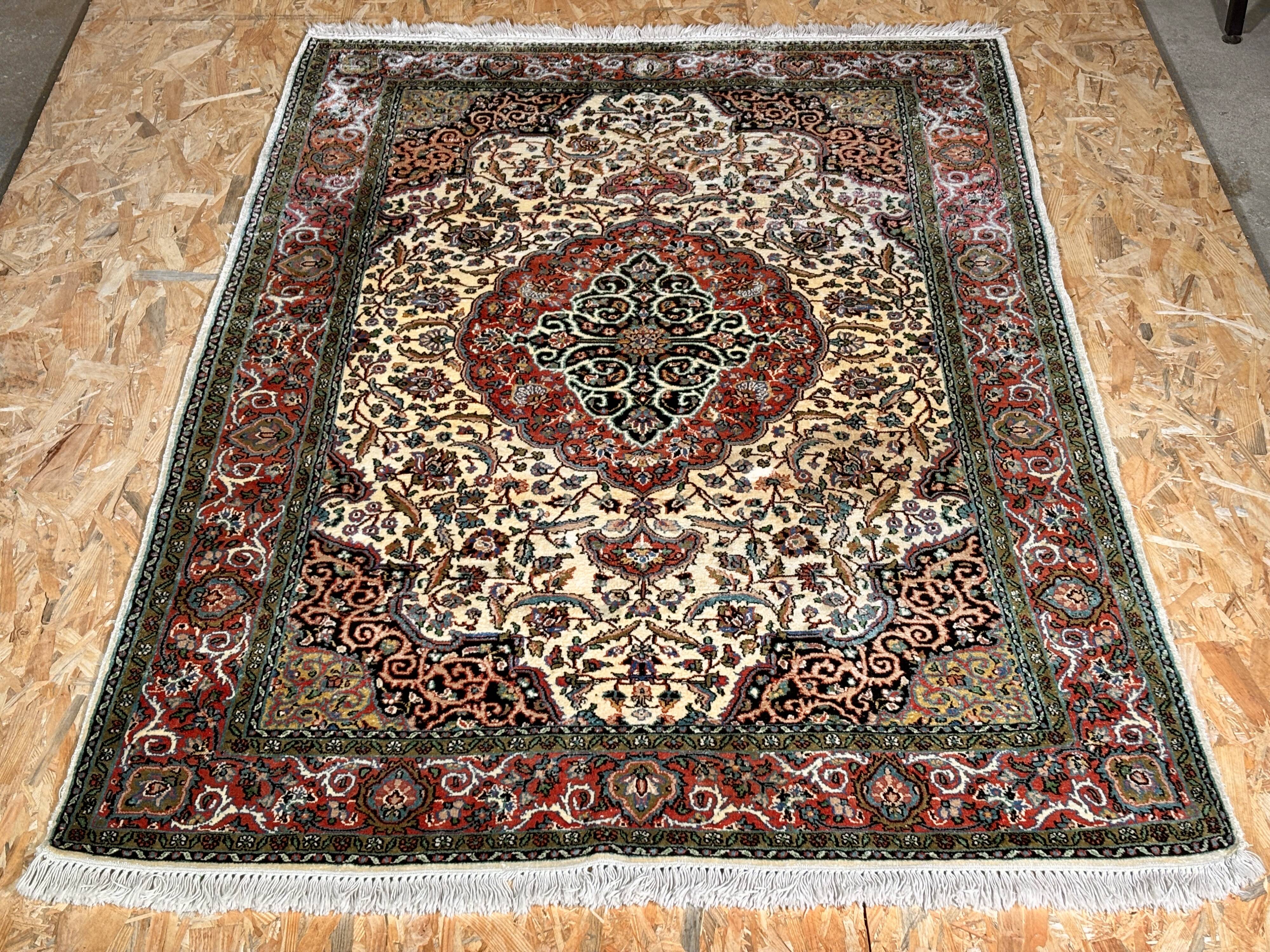 Antique Persian carpet handmade – wool – excellent condition
