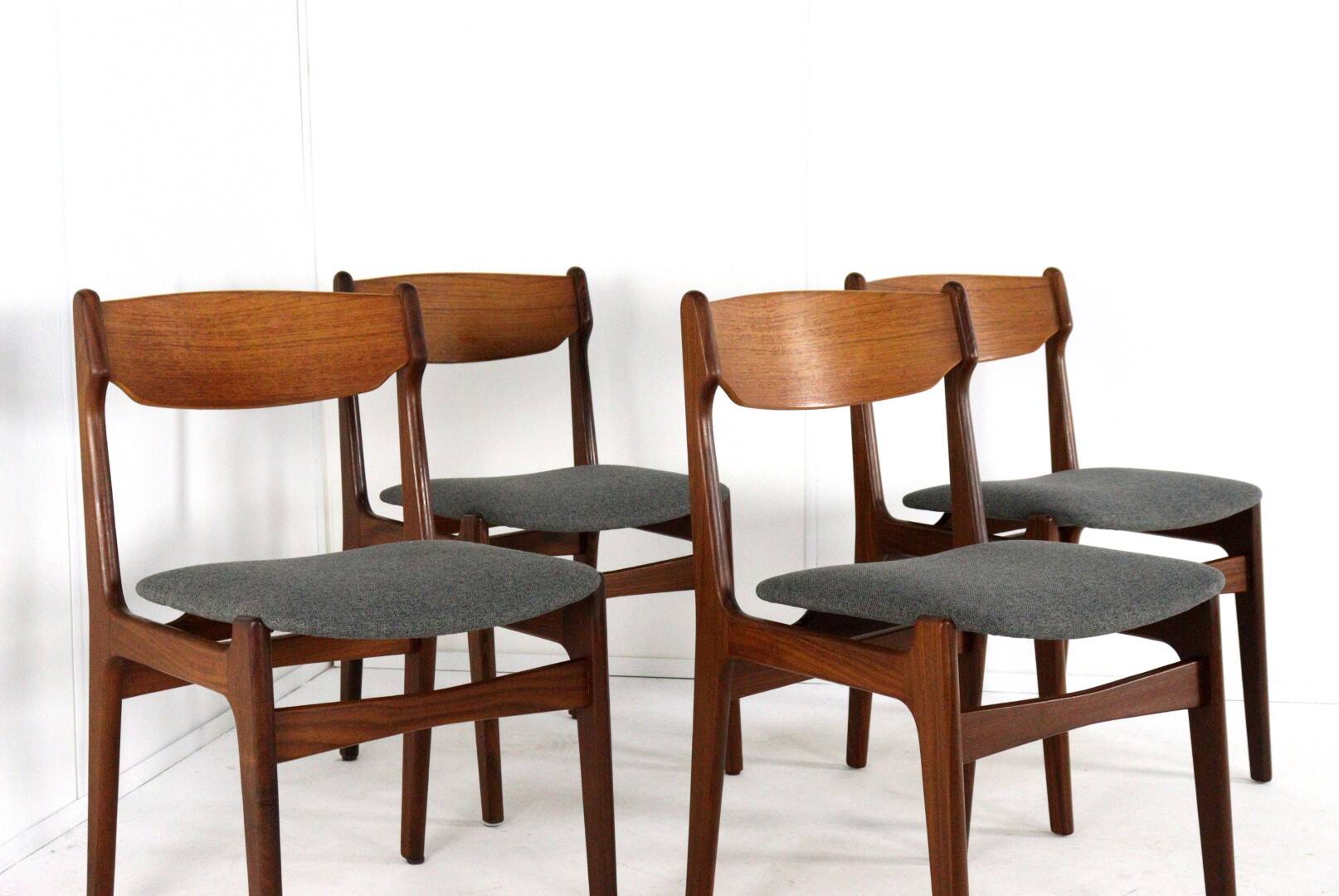 Very nice and solid set of 4 vintage teak chairs - Findahl.