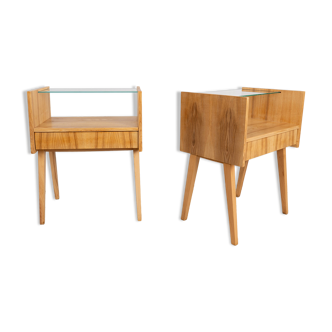 Tables de nuit des années 1960 par arch. František Jirák, millésime tchécoslovaque.