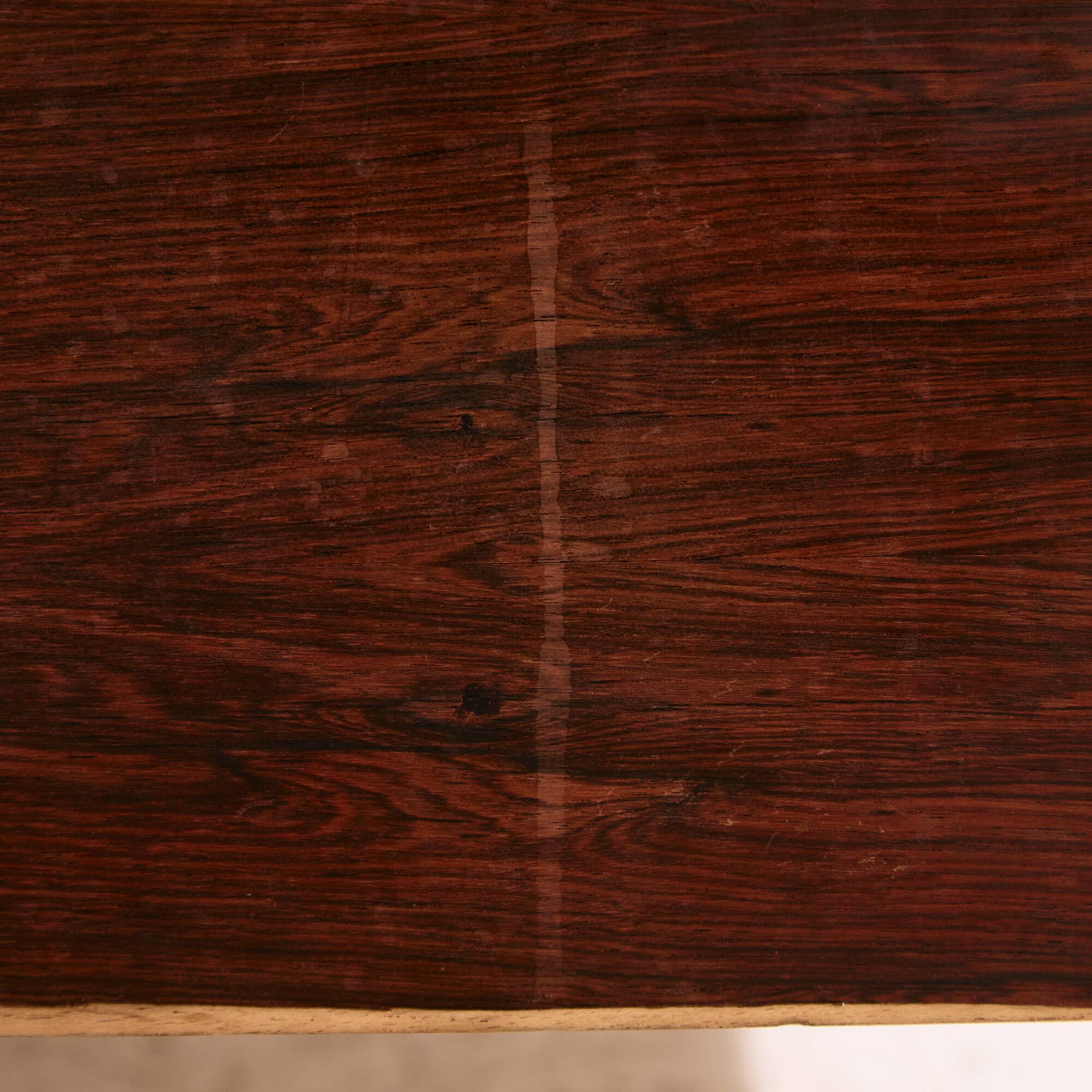 MK11213 Three-seater rosewood sofa