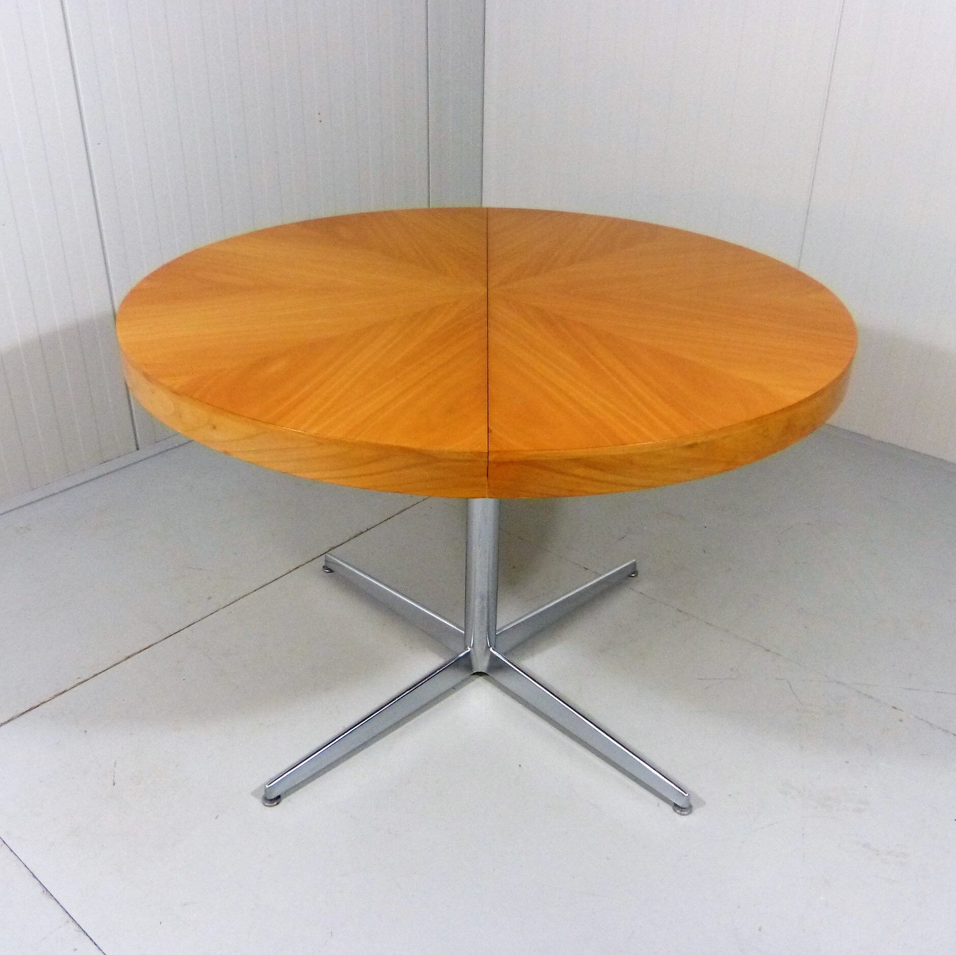 Retractable dining table round oval, 1960’s
