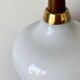 Suspension scandinave en bois et opaline blanche