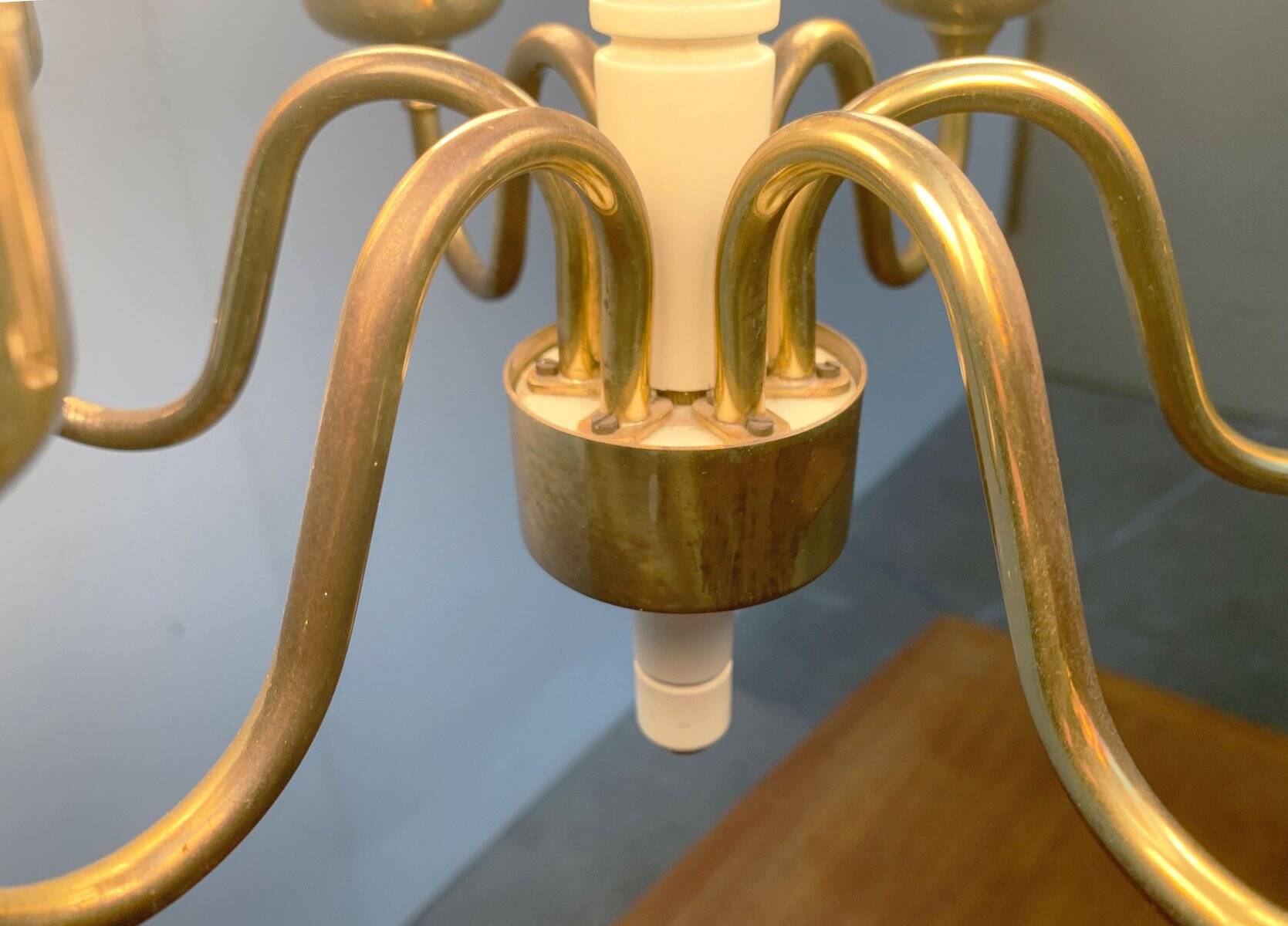 Swedish chandelier T526 from the mid-century by Hans-Agne Jakobsson for Hans-Agne Jakobsson AB.