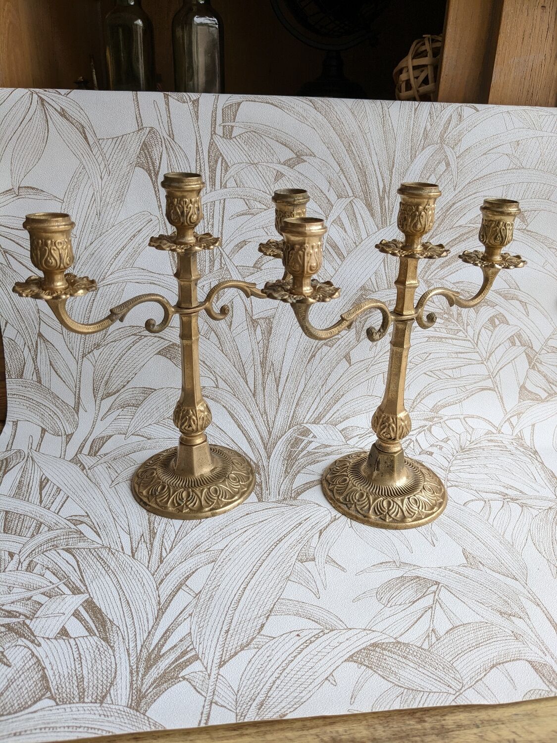 Chandeliers en bronze style Louis XVI