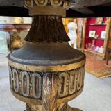 Round pedestal table