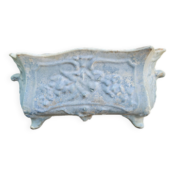 Cast iron planter