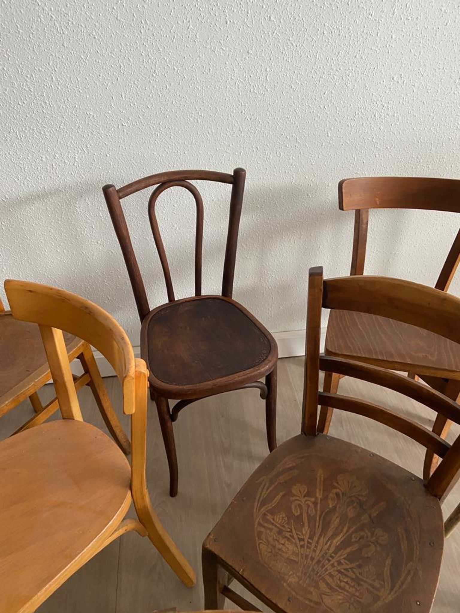 Set of 30 bistro chairs BOIS COURBÉ Vintage 60s mismatched