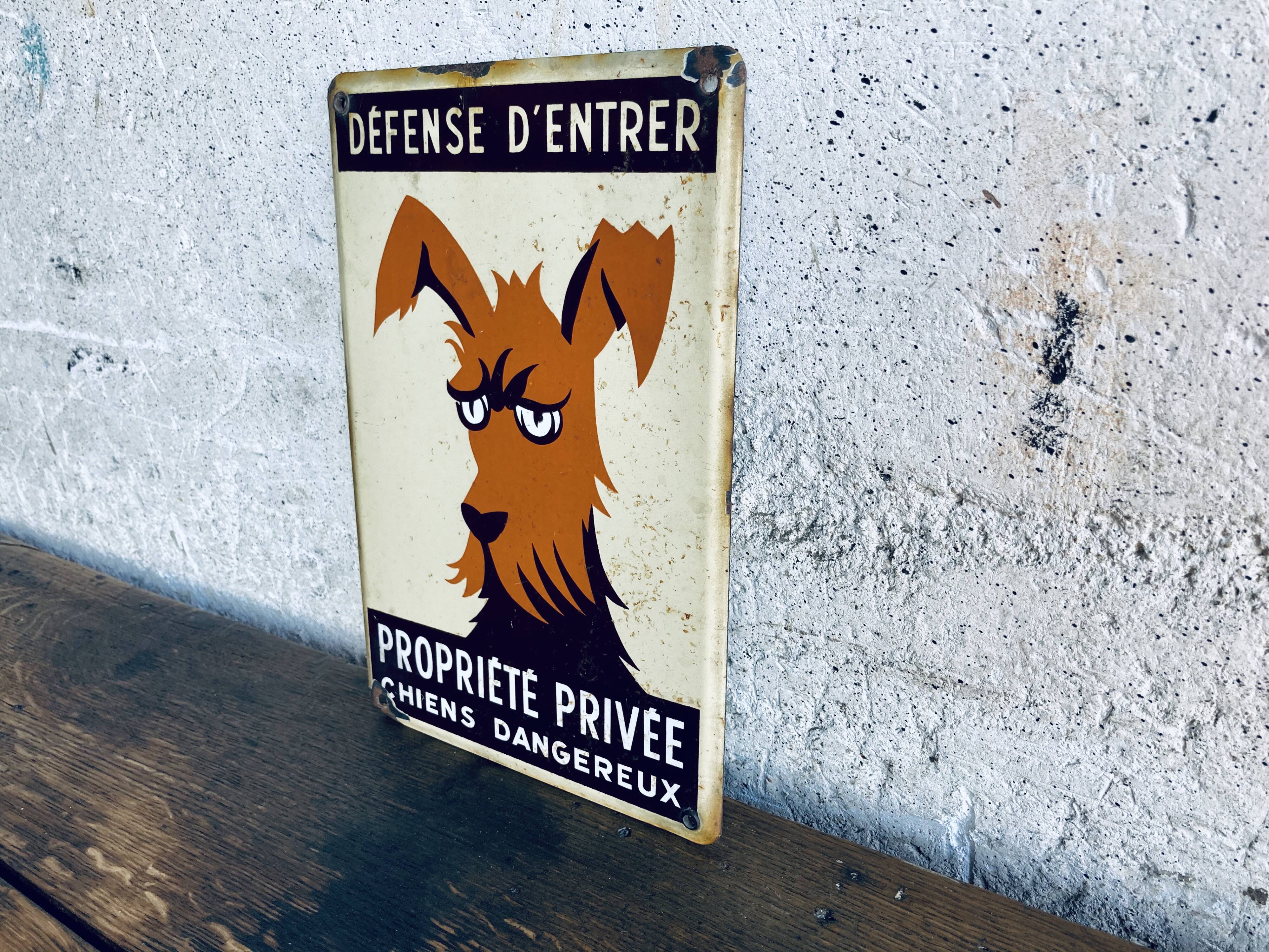 Dangerous dog enamelled plate