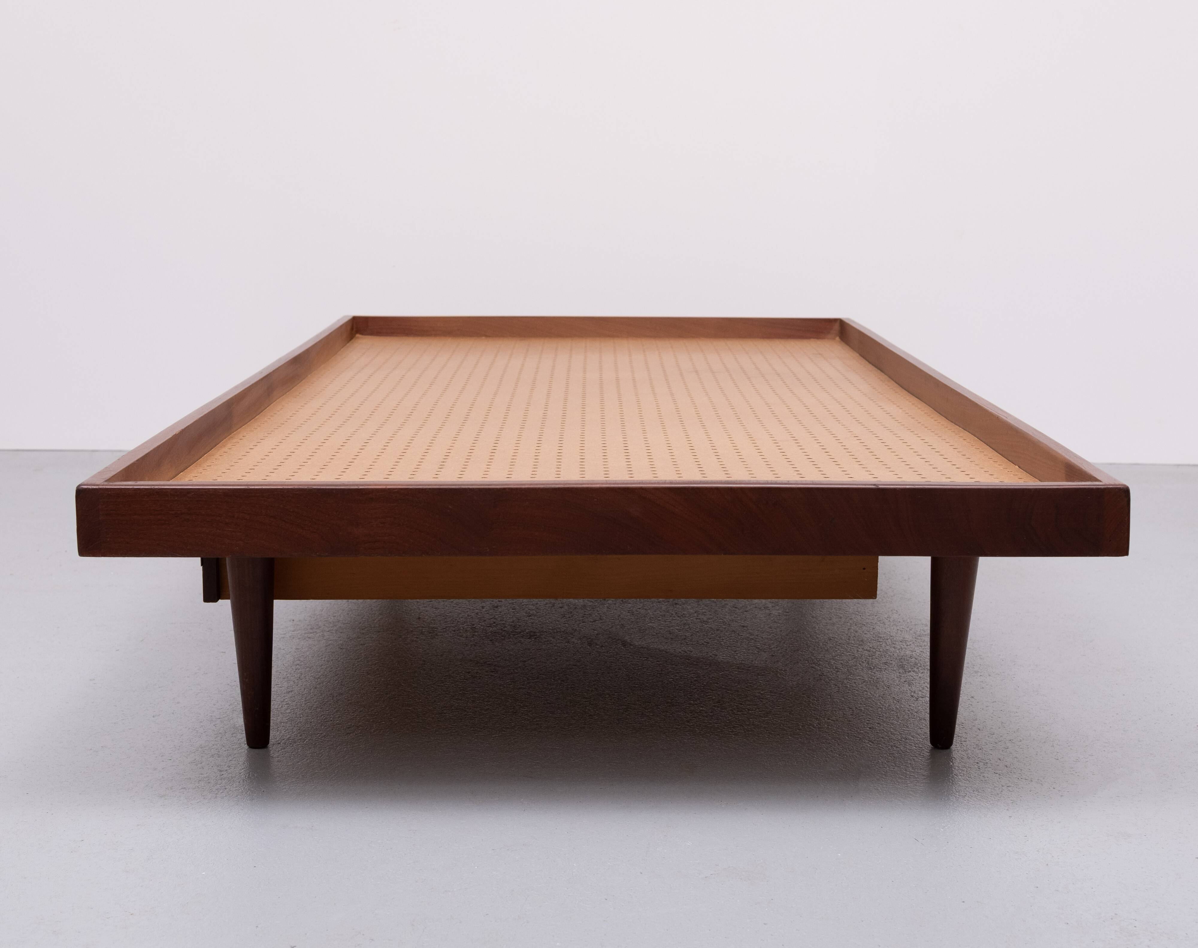 Magnifique méridienne en teck de style minimaliste, années 1950, Hollande