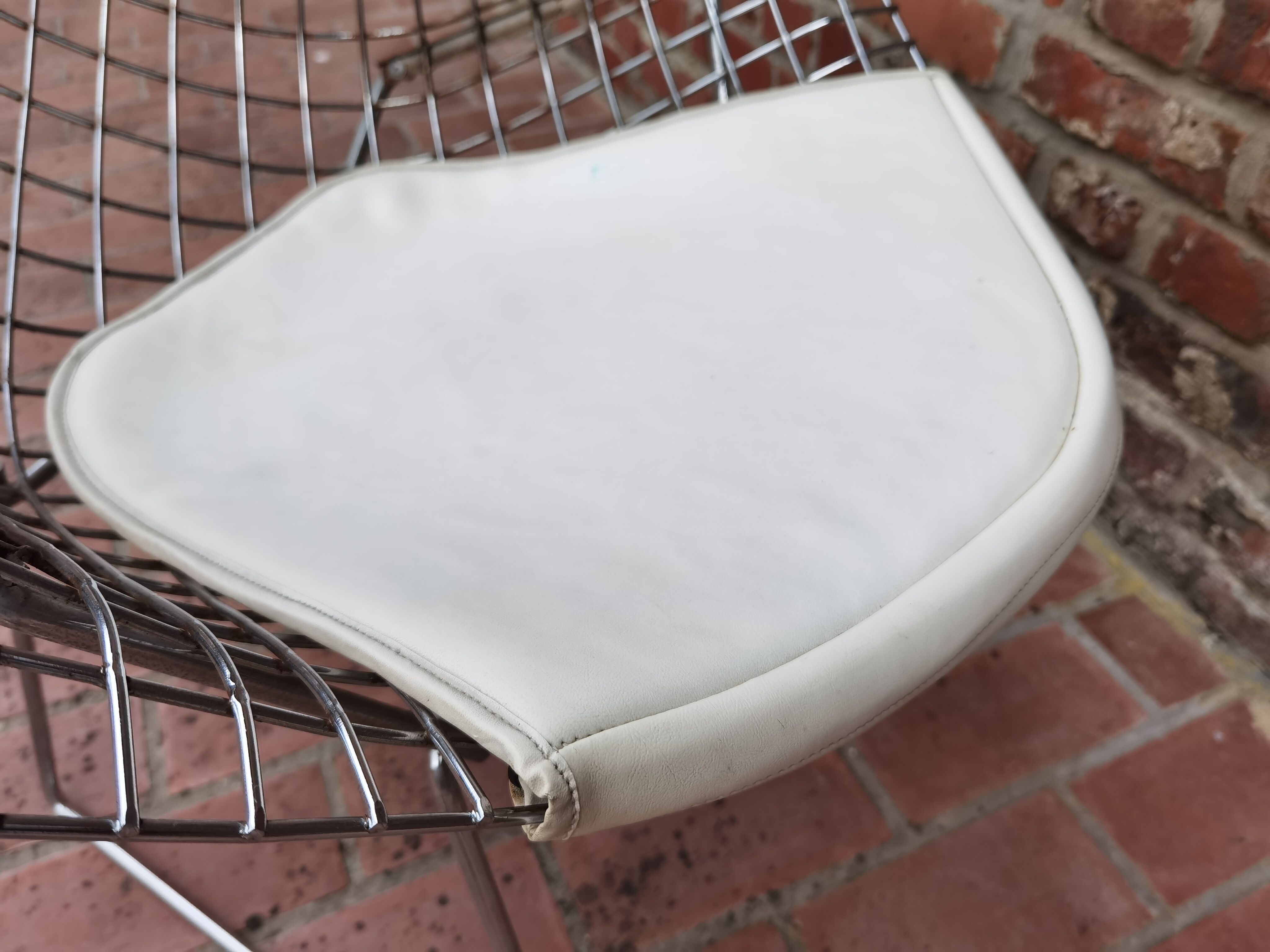 Diamond armchair by Harry Bertoia for Knoll