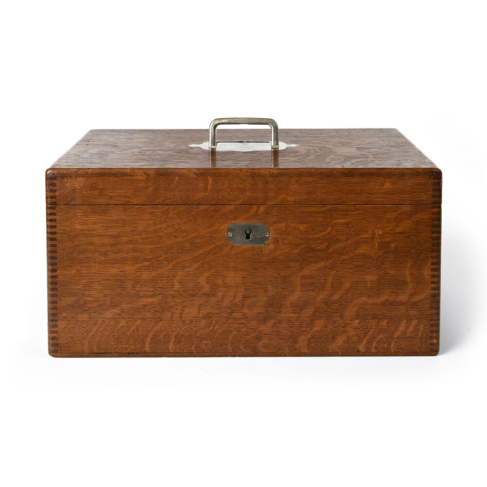 Wooden box and his housewife signed Jules Piault