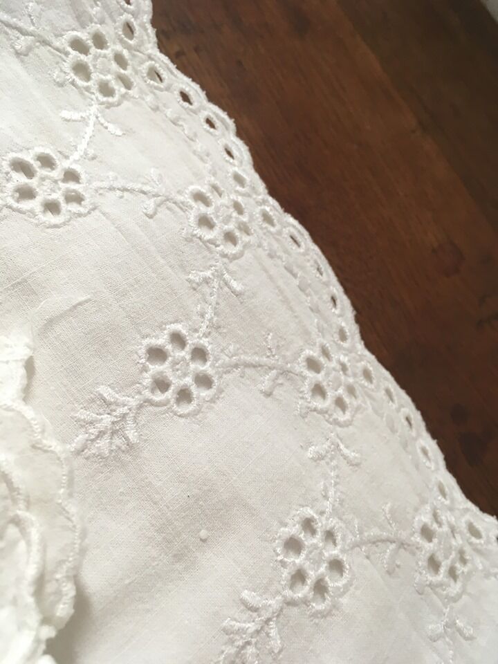 Sheet adornment and two pillowcases