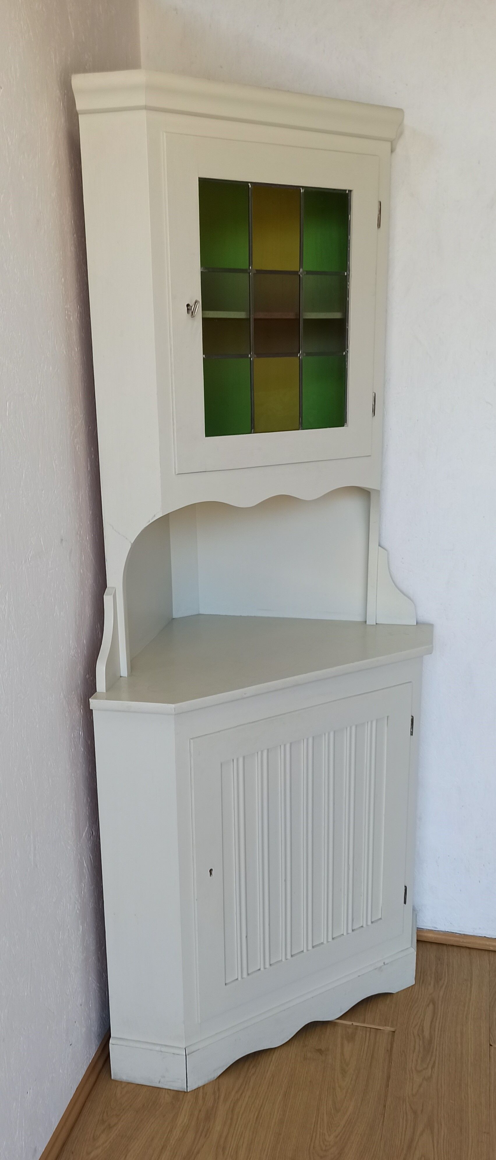 Armoire d’angle blanche Suède années 70