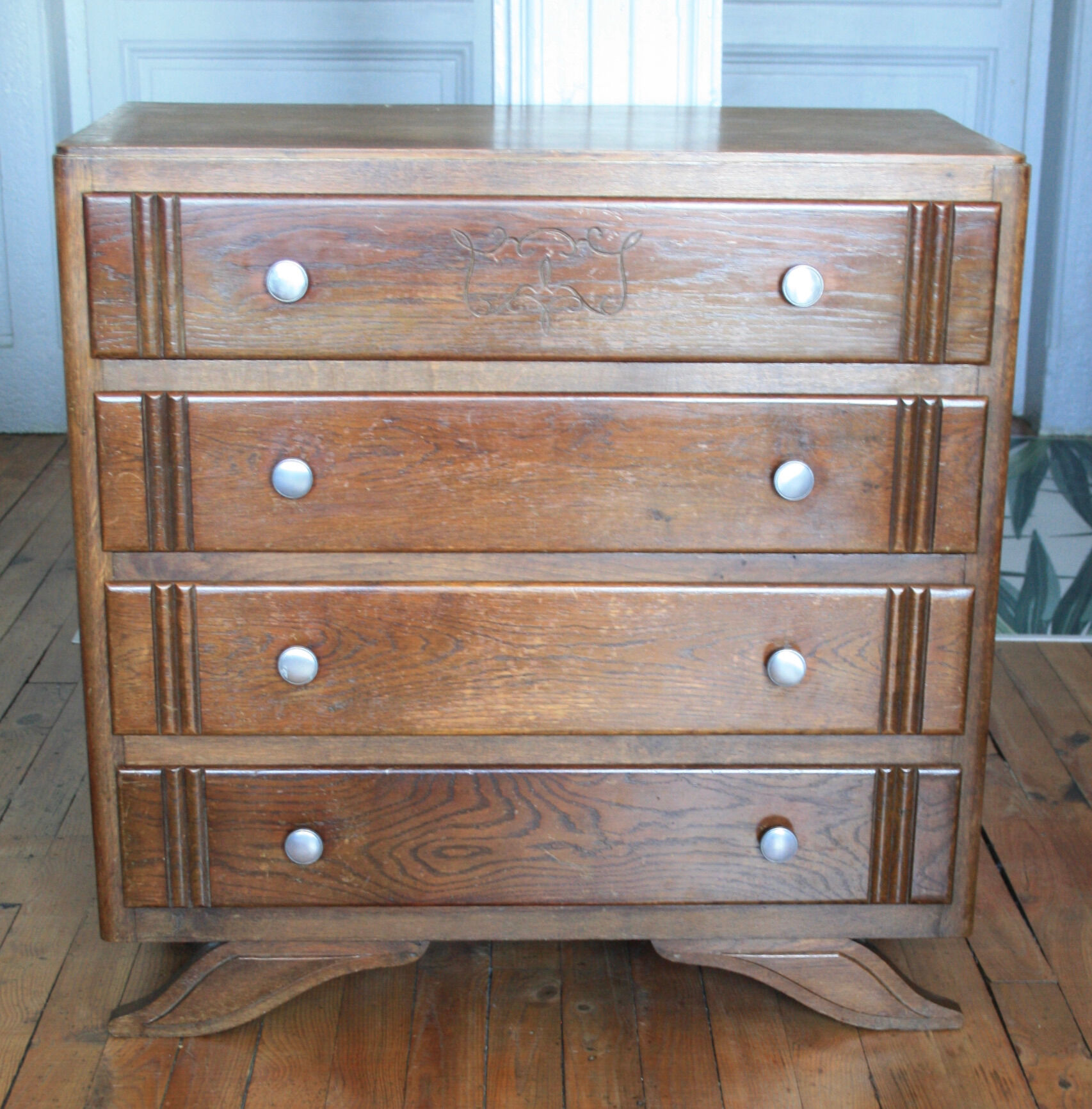 Art deco chest of drawers