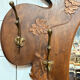 Grand porte-manteau Art Nouveau en bois sculpté – vers 1900