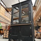 Early 20th century store showcase