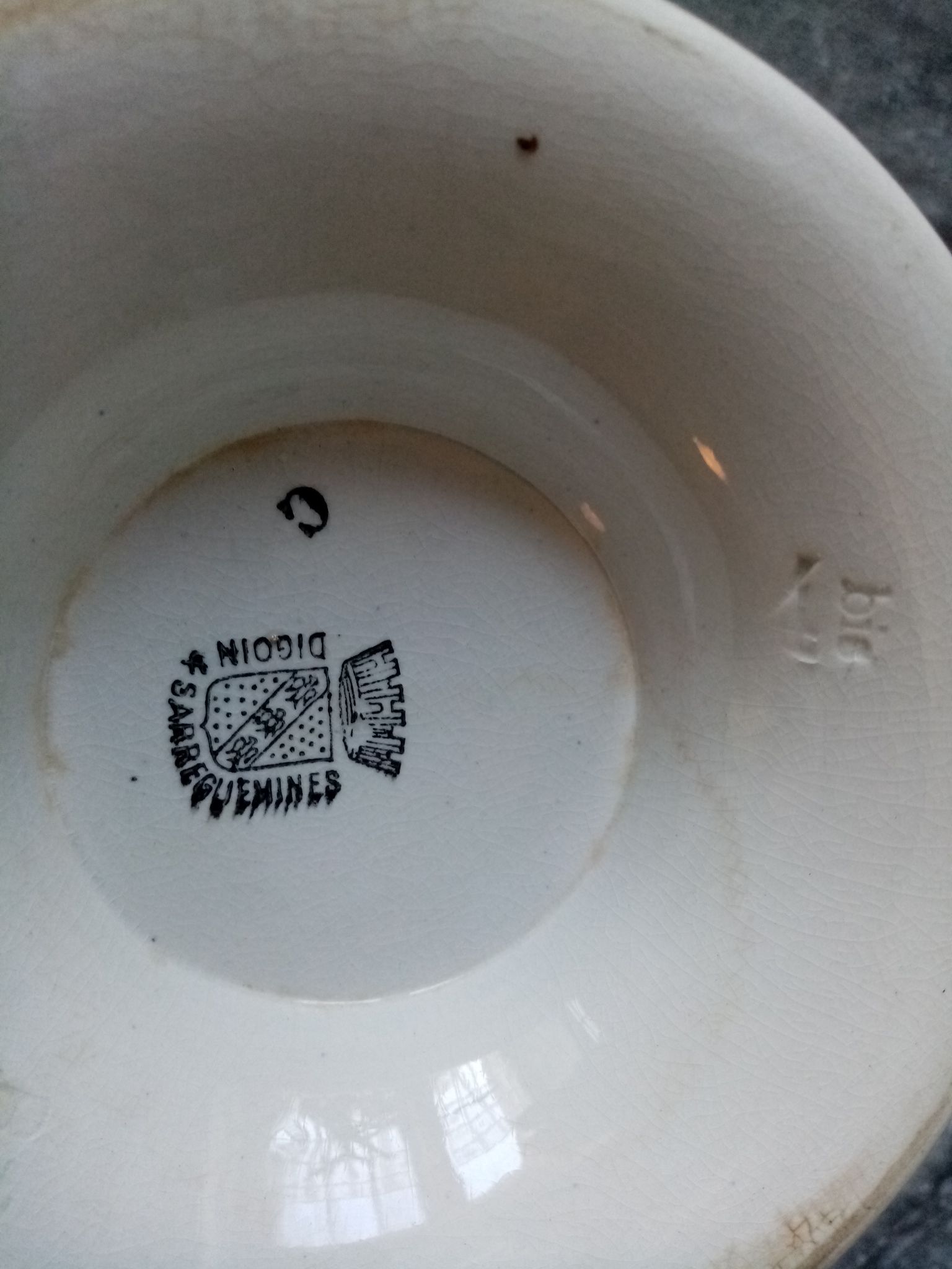 Soupiere with floral decoration painted by hand sarreguemines signed
