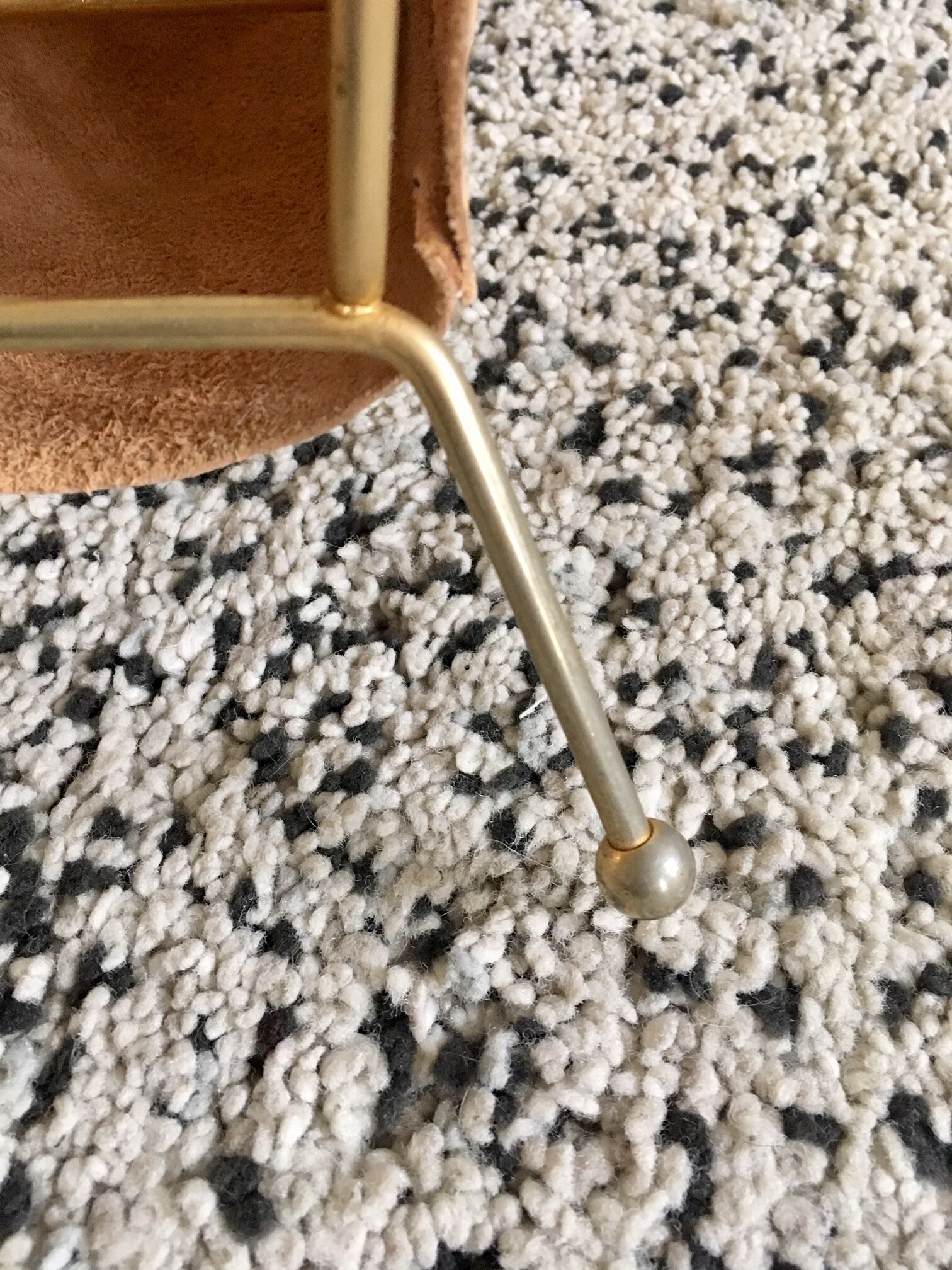 Magazine rack leather "nude"
