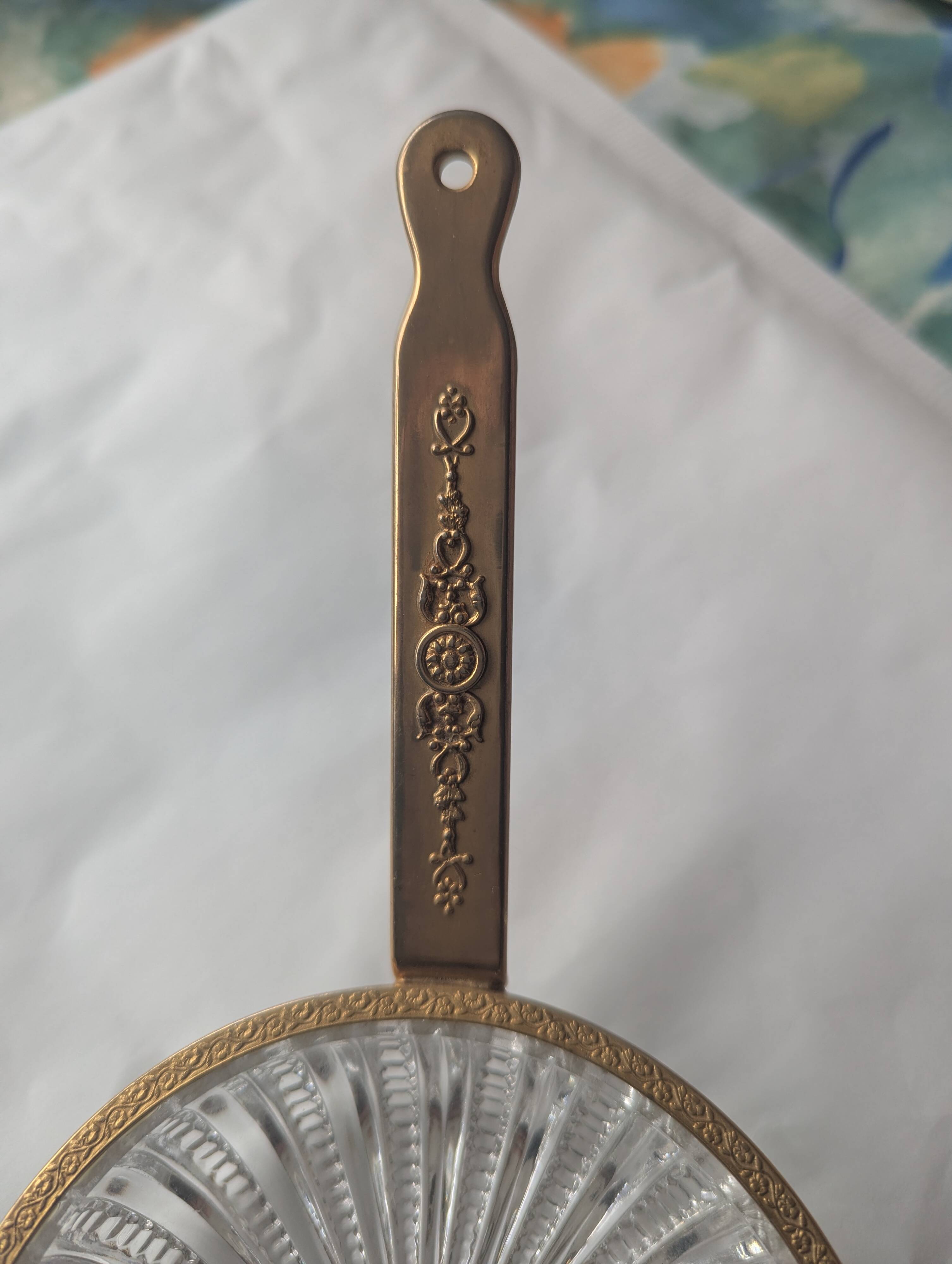 Antique pocket tray in Sèvres crystal and chiselled brass with butterfly decoration.