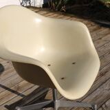Herman Miller EAMES white shell armchair