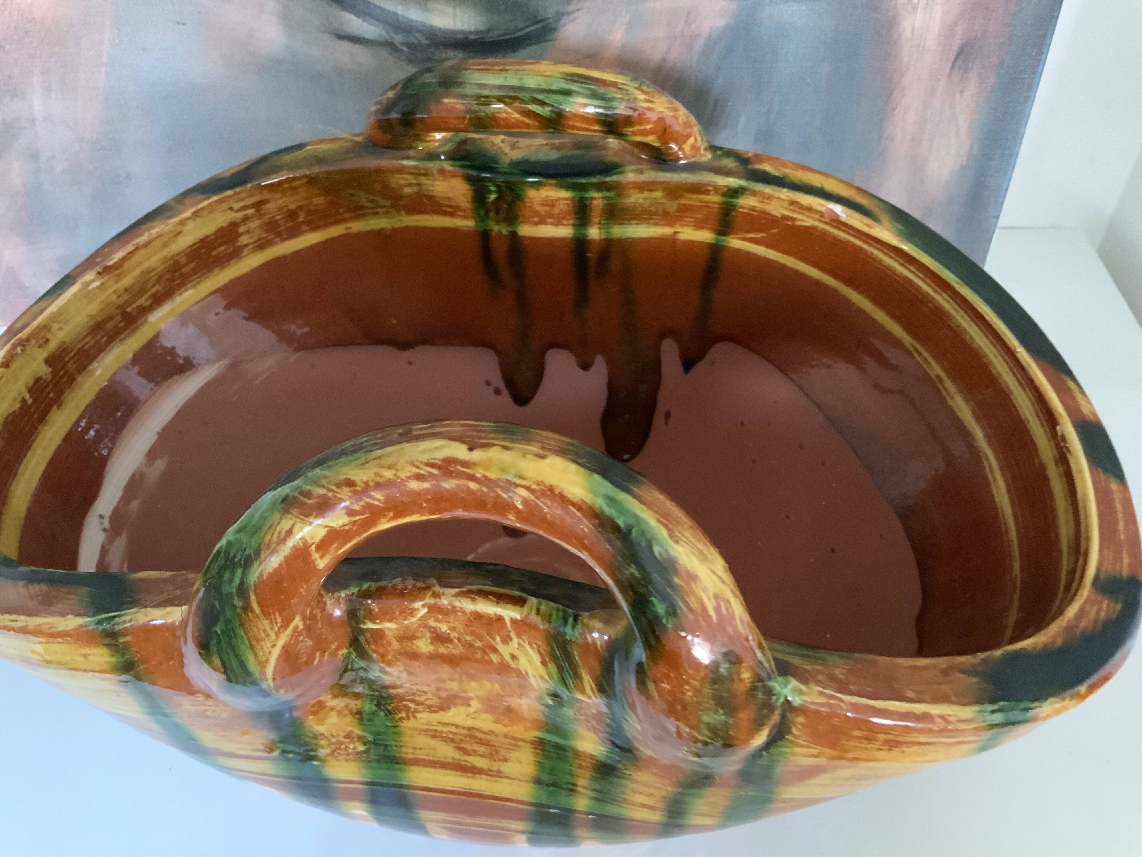Ceramic trash basket