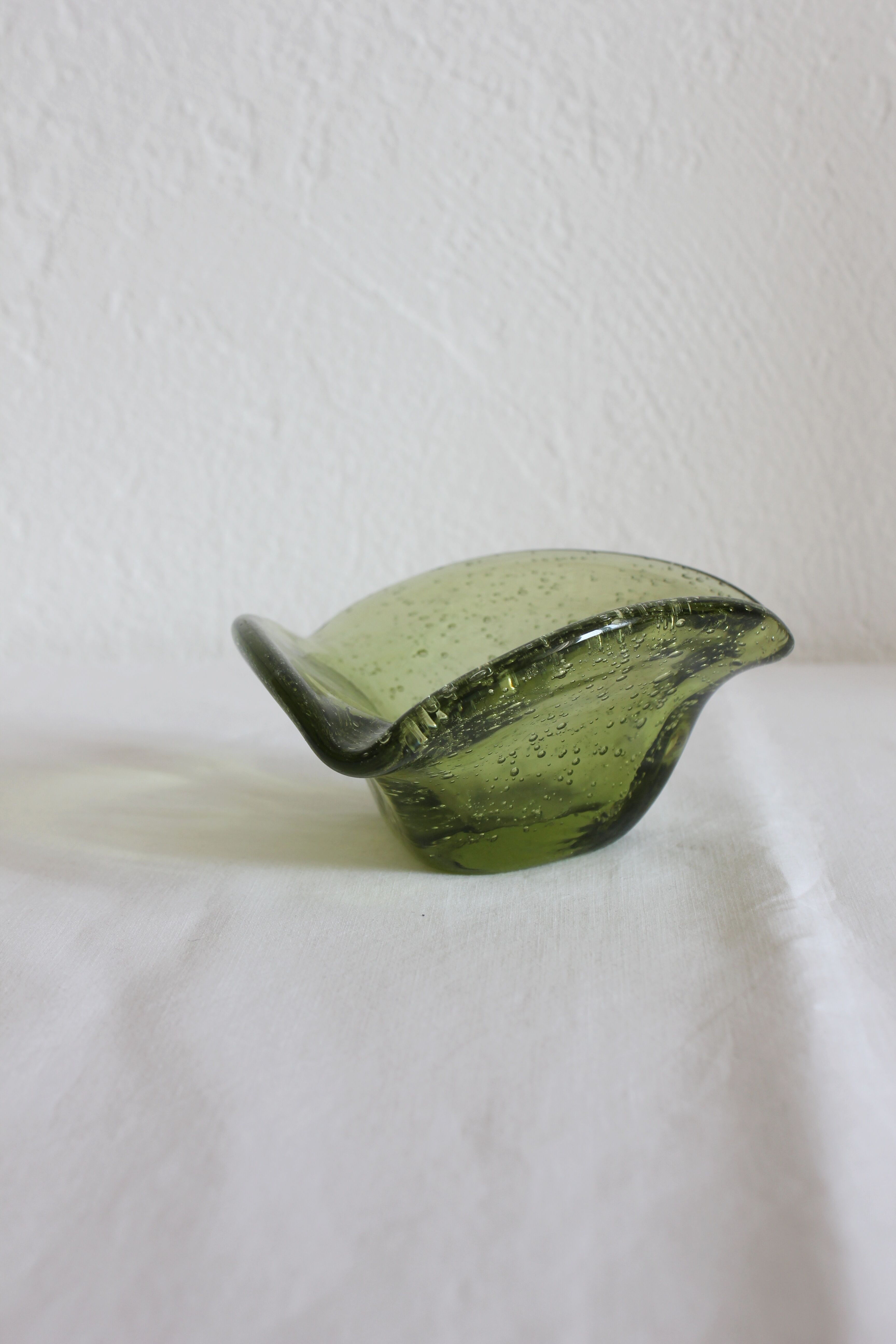 Vintage bubble glass ashtray