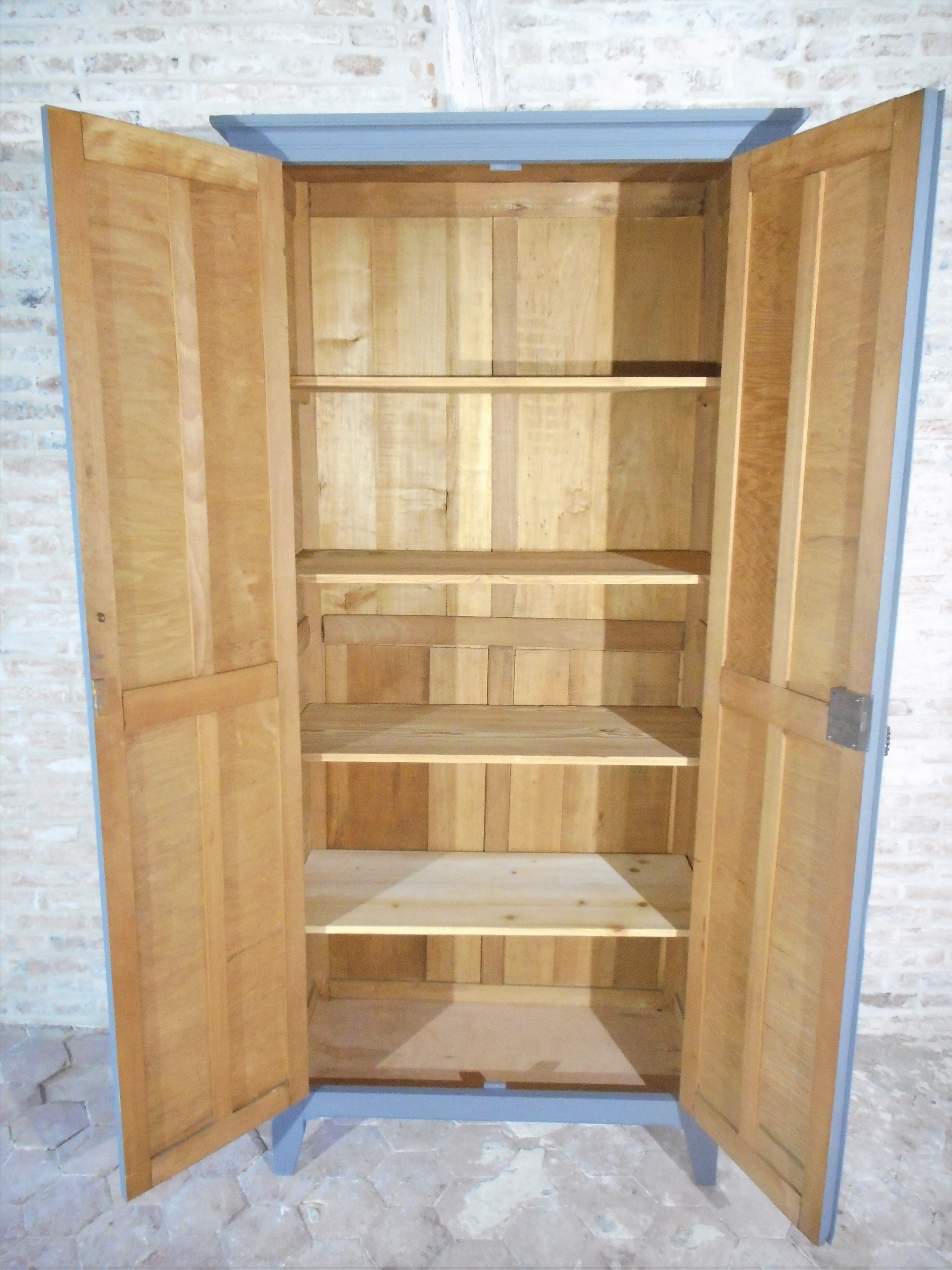 Armoire parisienne