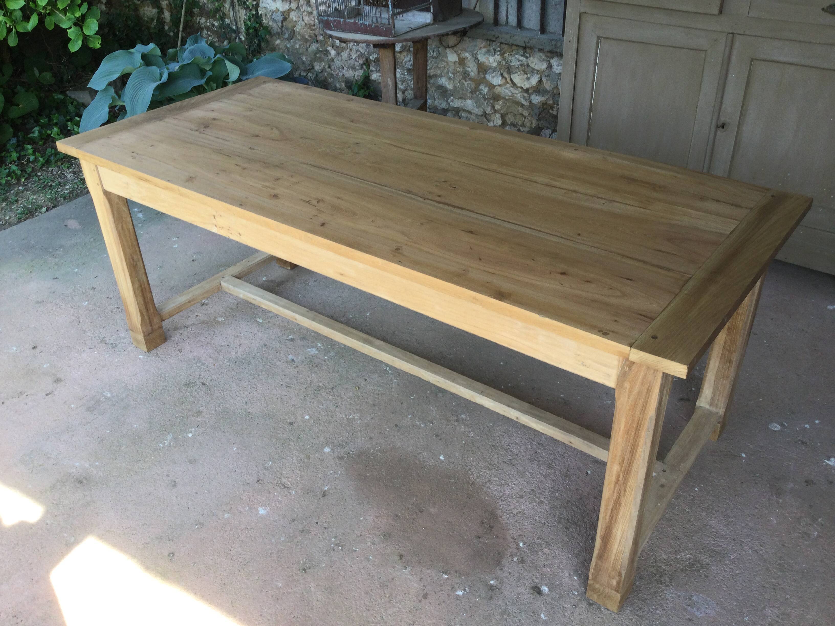 Ancienne table de ferme rénovée