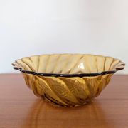 Coupe en verre ambré floral – années 1960-1970