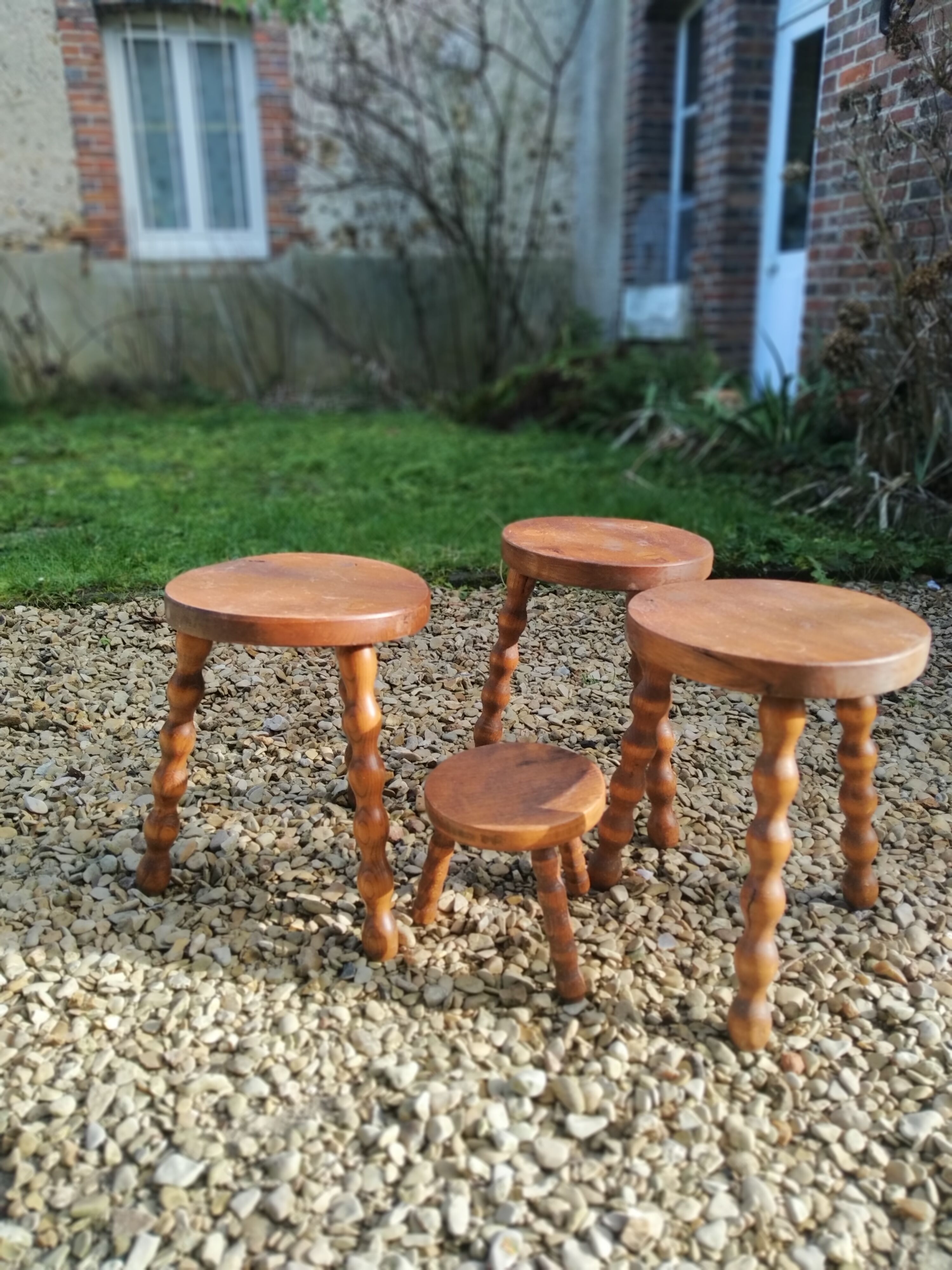Lot stools