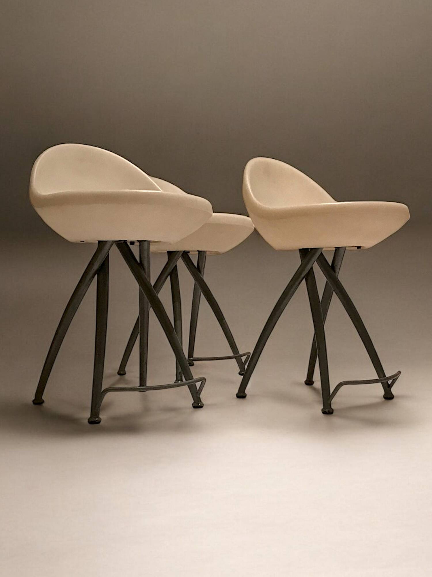 Roberto Foschia - Set of three “Egg” chairs - Midj - c. 1990 - Italy -