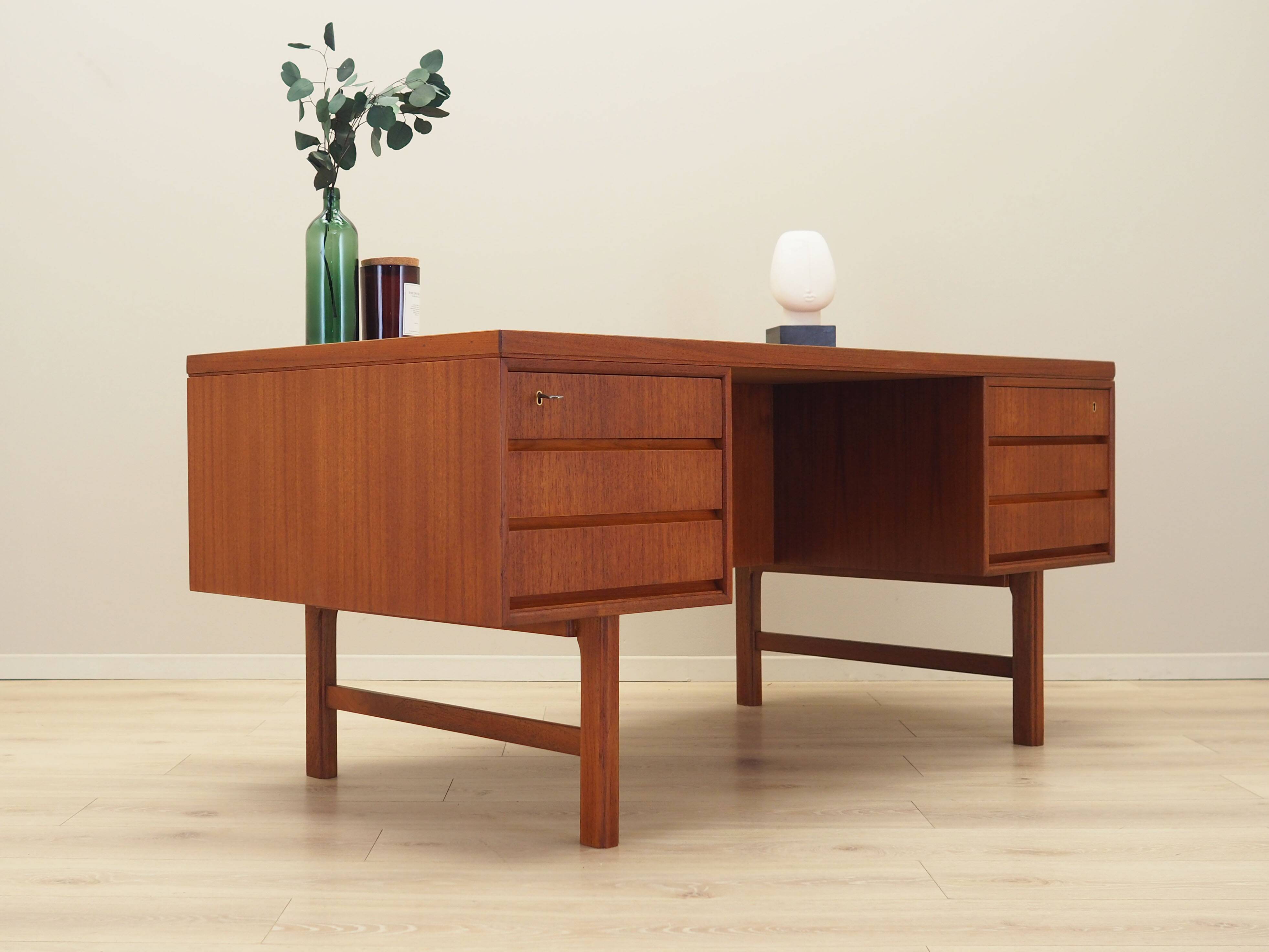 Teak desk, Danish design, 1970s, production: Denmark