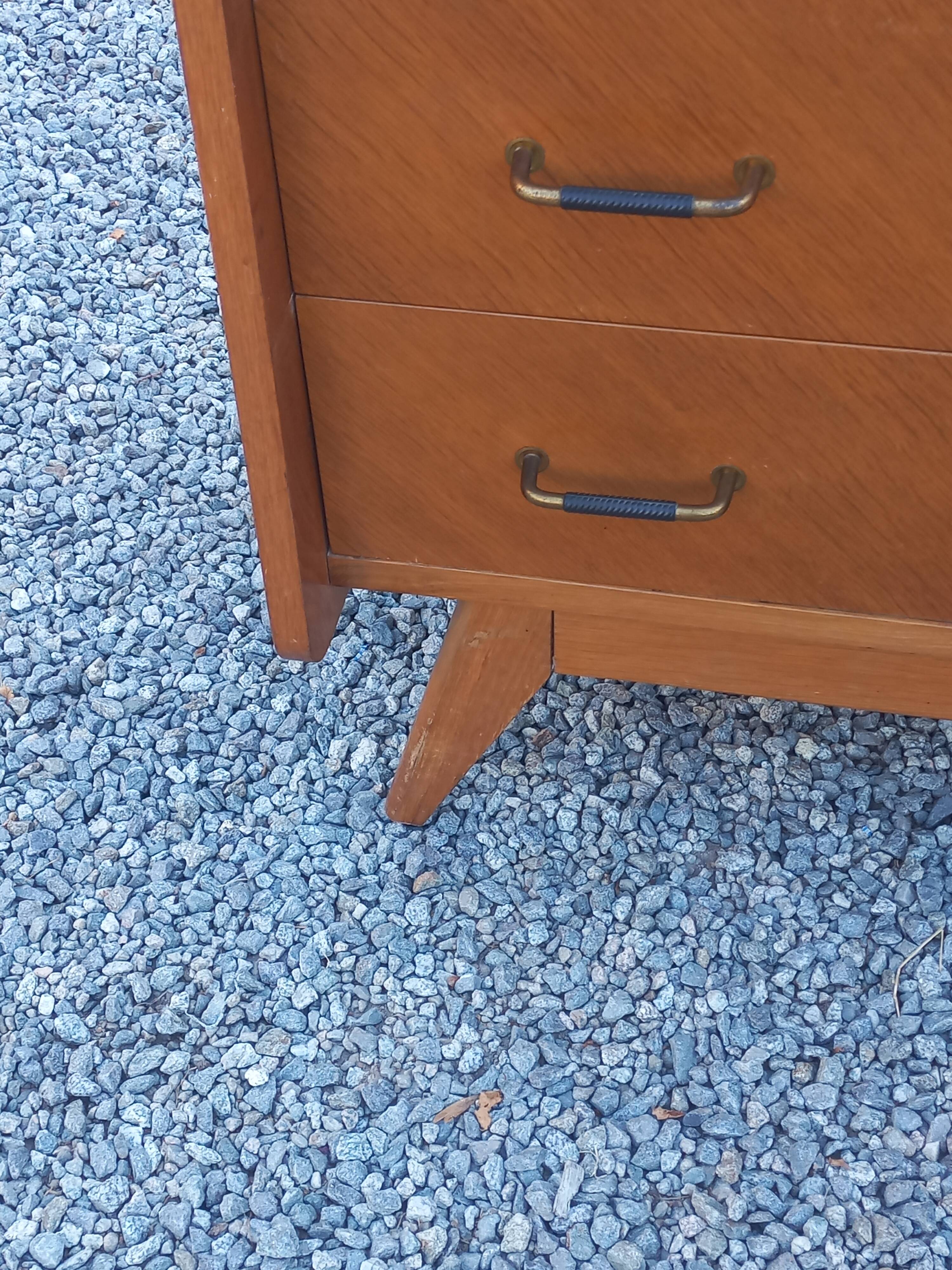 Commode vintage en chêne blond pieds compas 4 tiroirs 1950