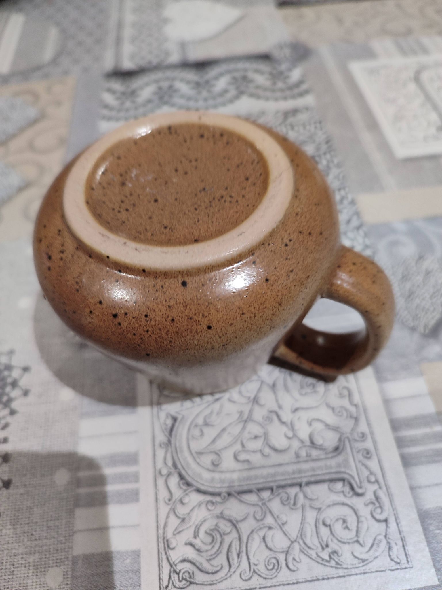 Stoneware pot