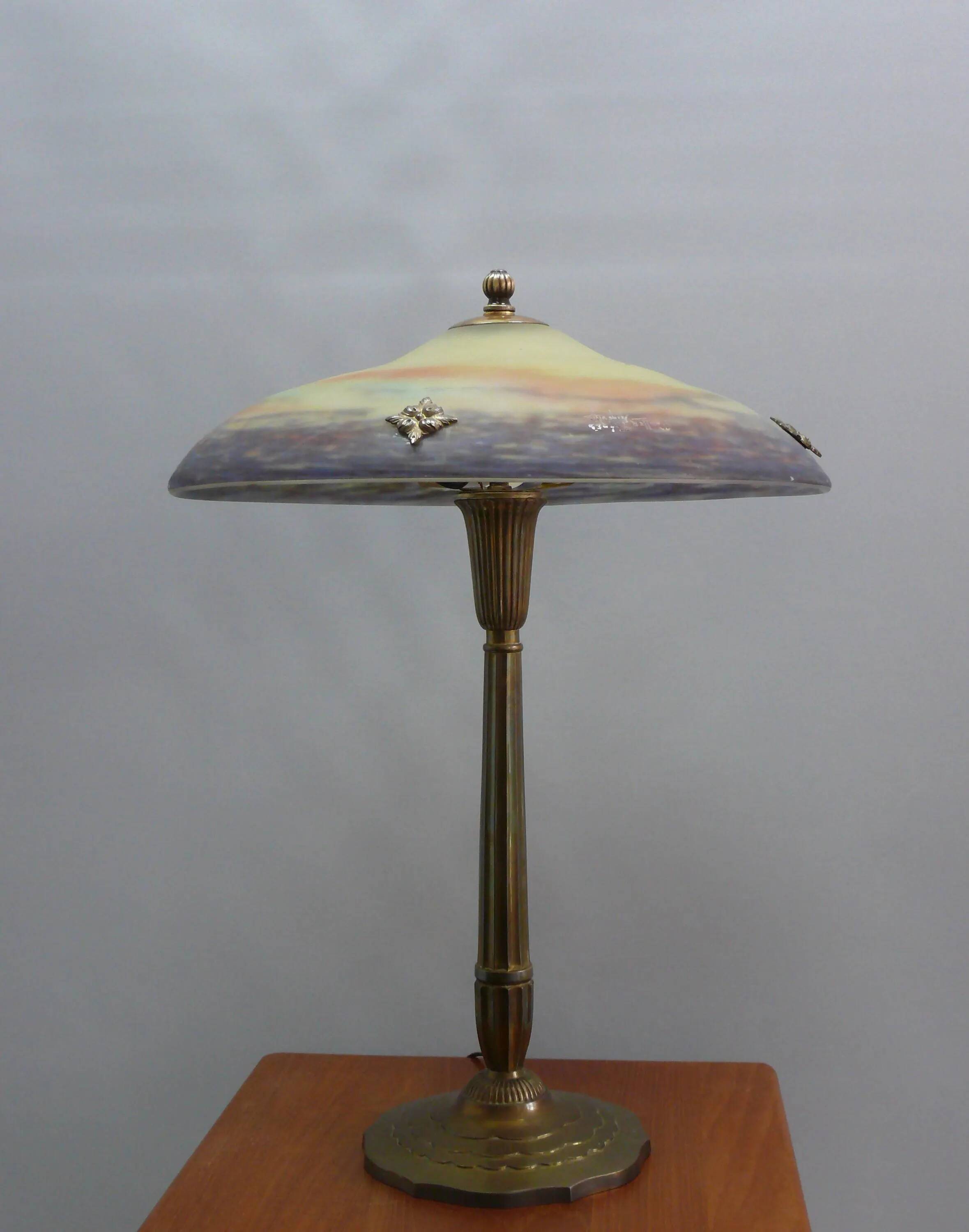 Lampe de table Muller Frères, France, avec pied en laiton et abat-jour en pâte de verre, style Art déco vers 1930