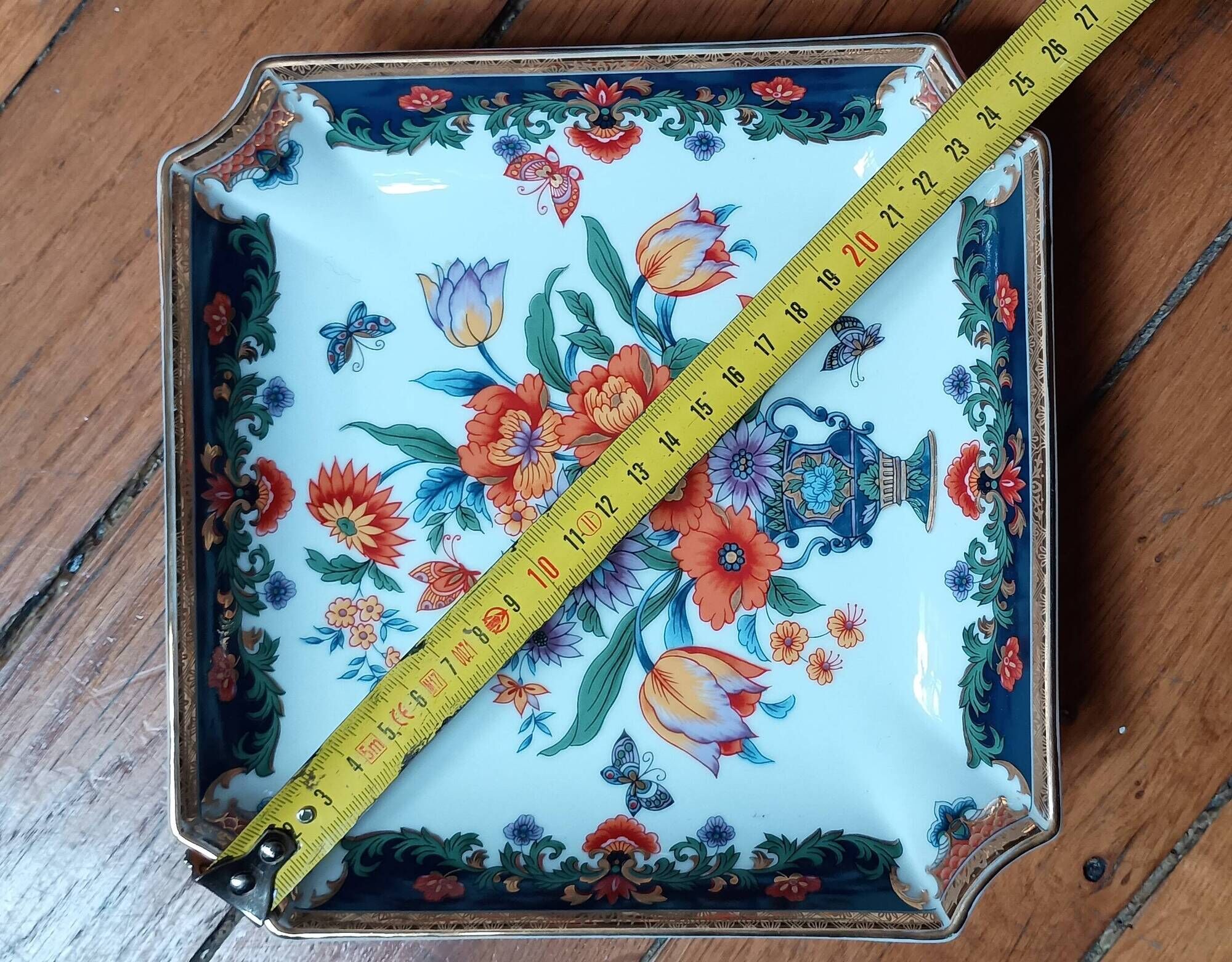 Imari porcelain catchall