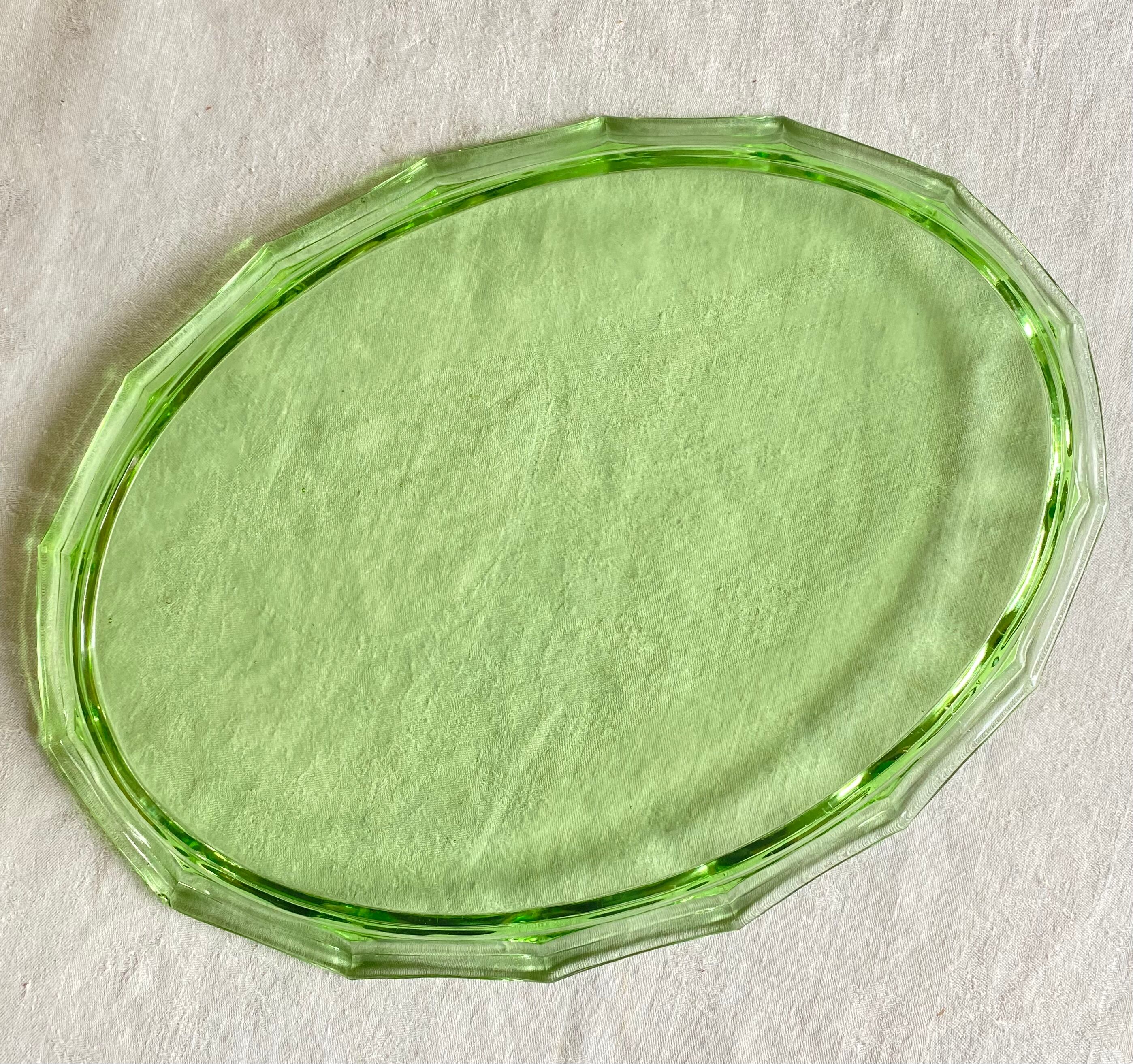 Art Deco dish in Ouraline